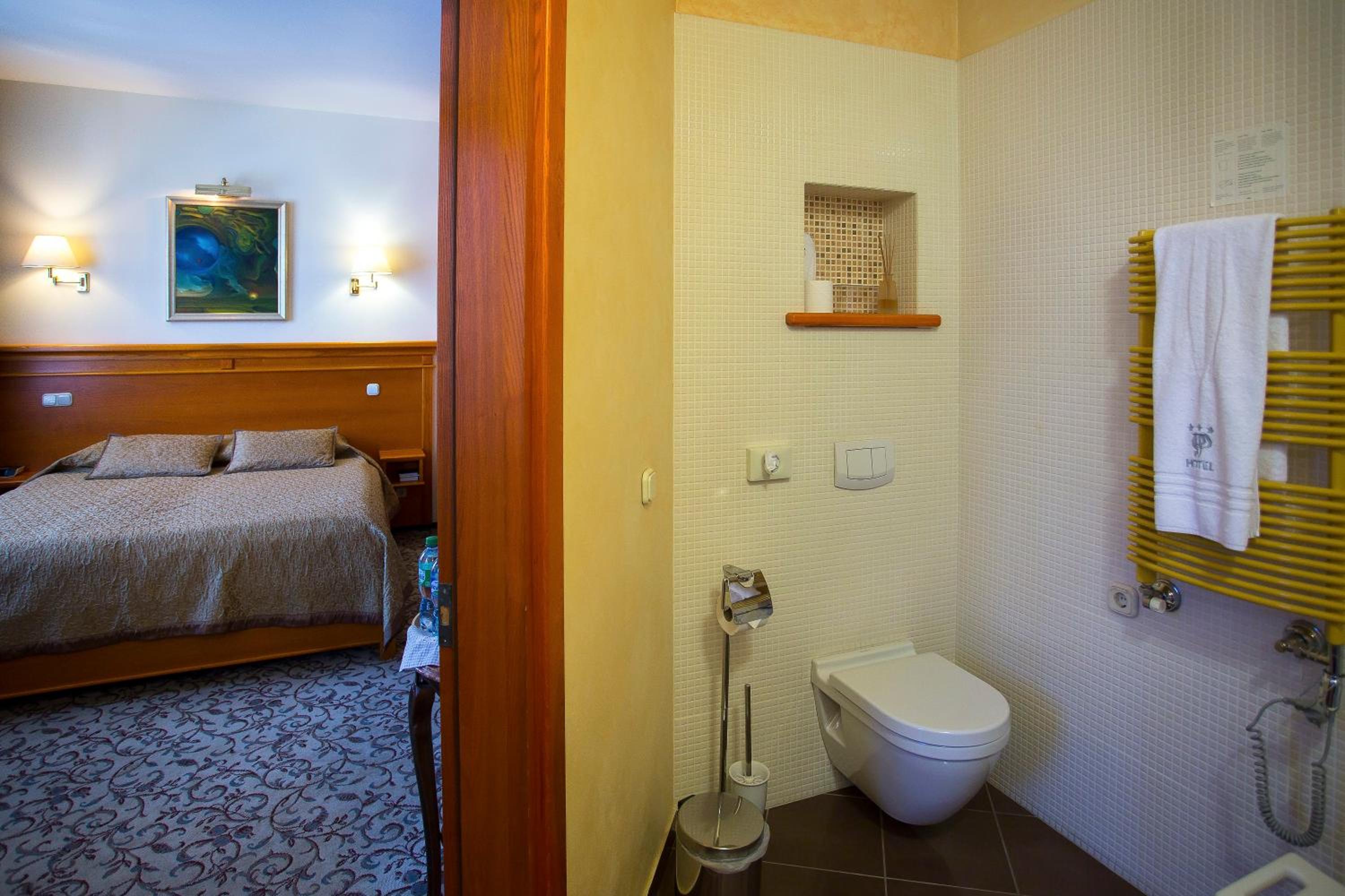 Standard Double Room - Photo 5