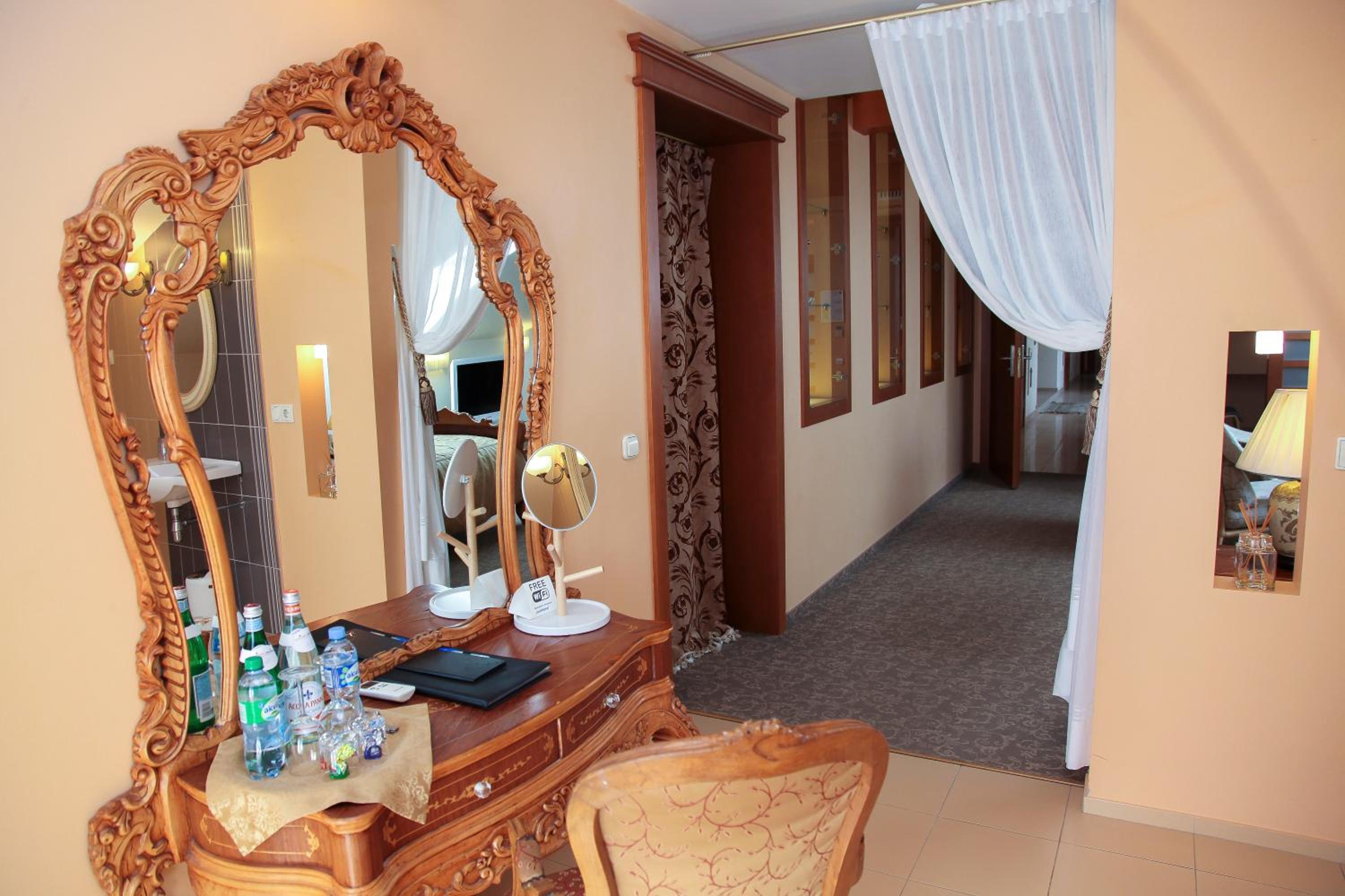 Penthouse Suite - Photo 11