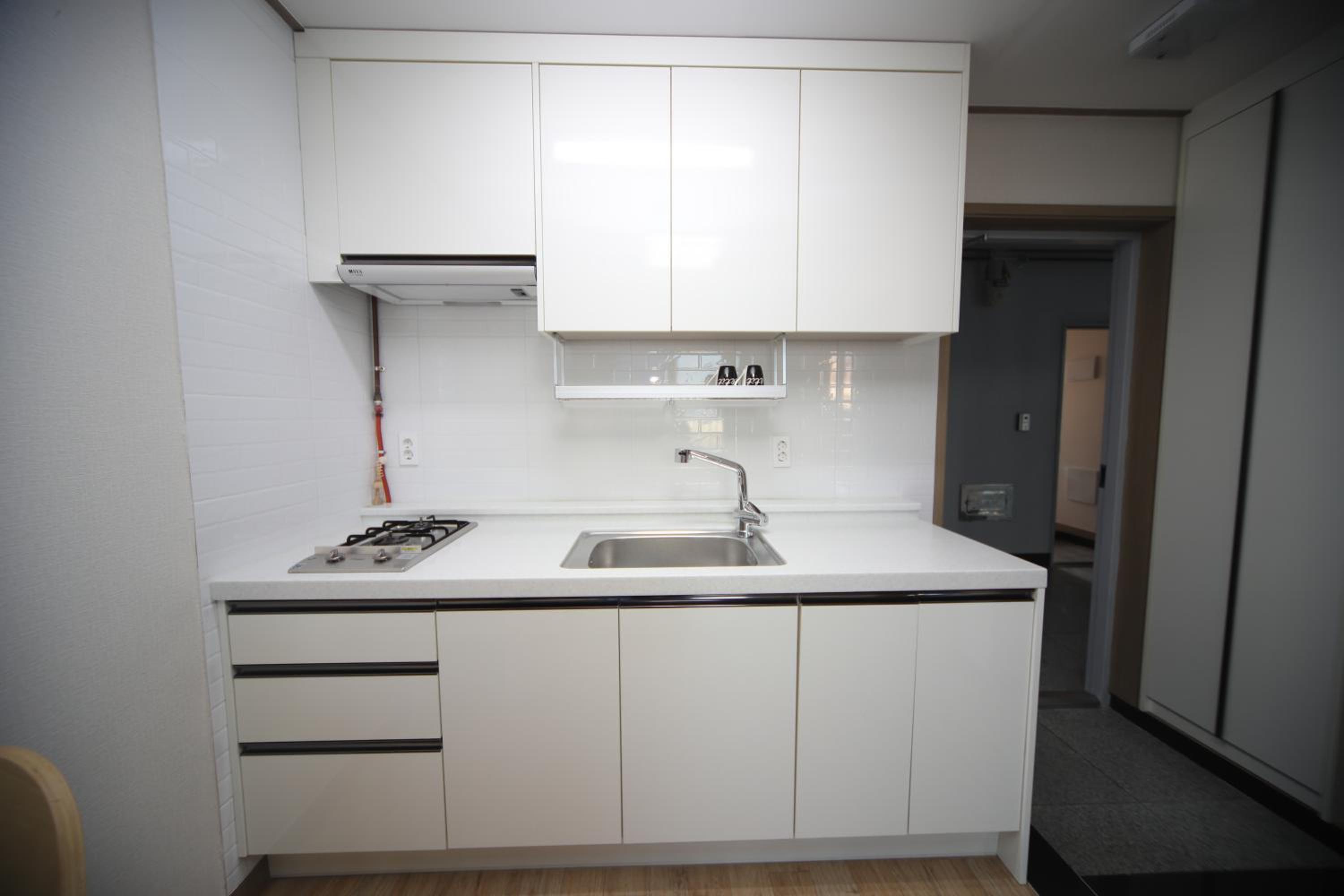 One-Bedroom House - Photo 5