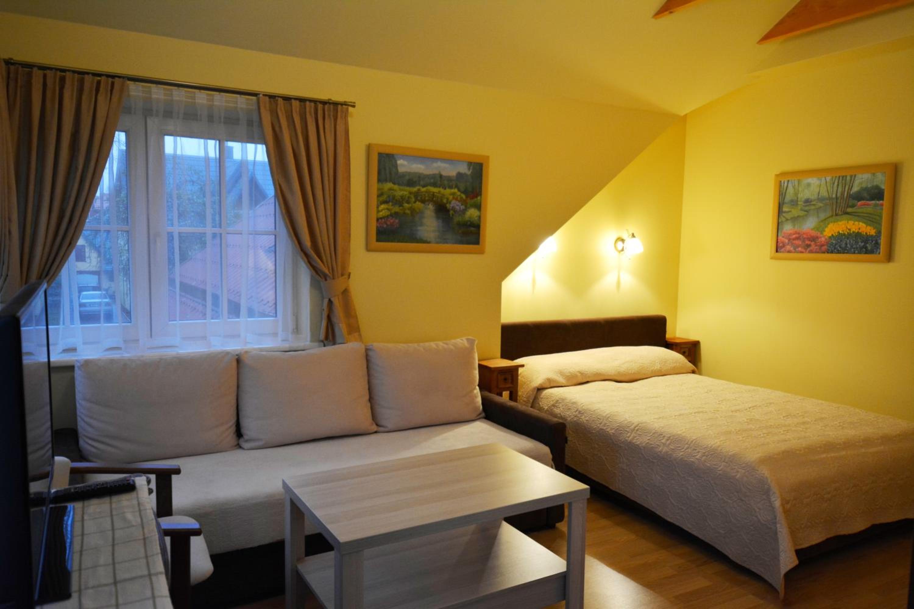 Deluxe Family Room photo 1