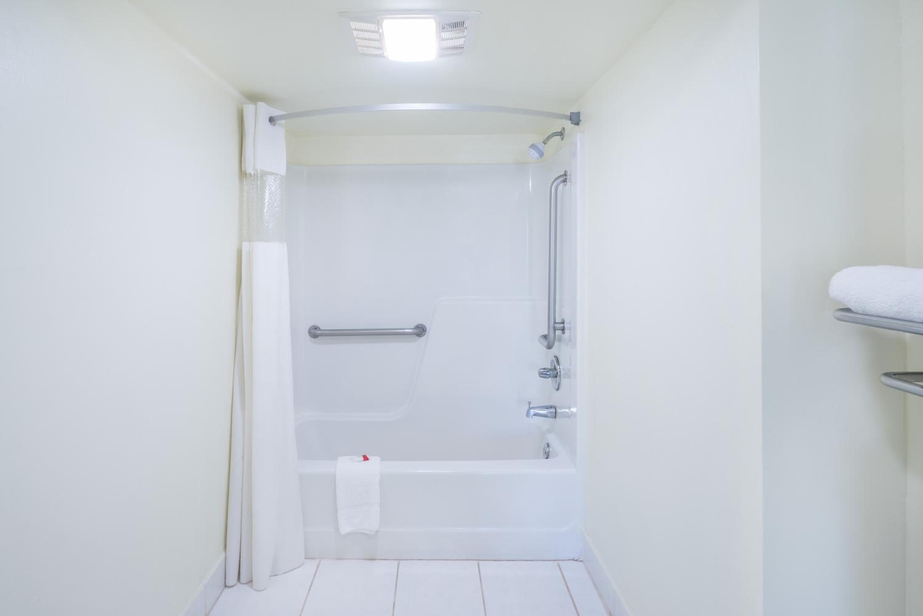 King Room - Mobility Accessible/Non-Smoking - Photo 2