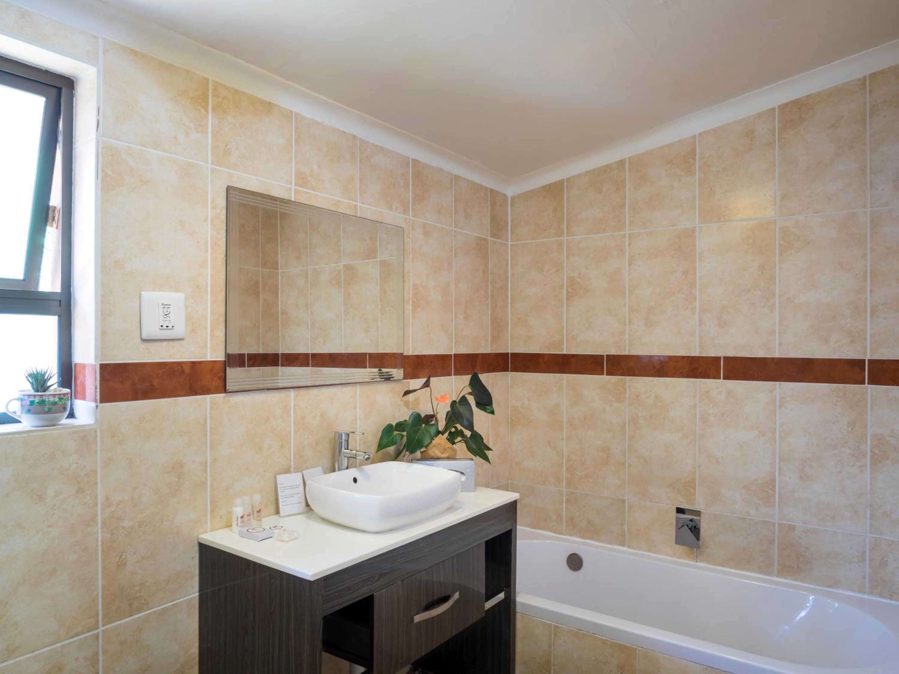 Superior Room - Photo 9