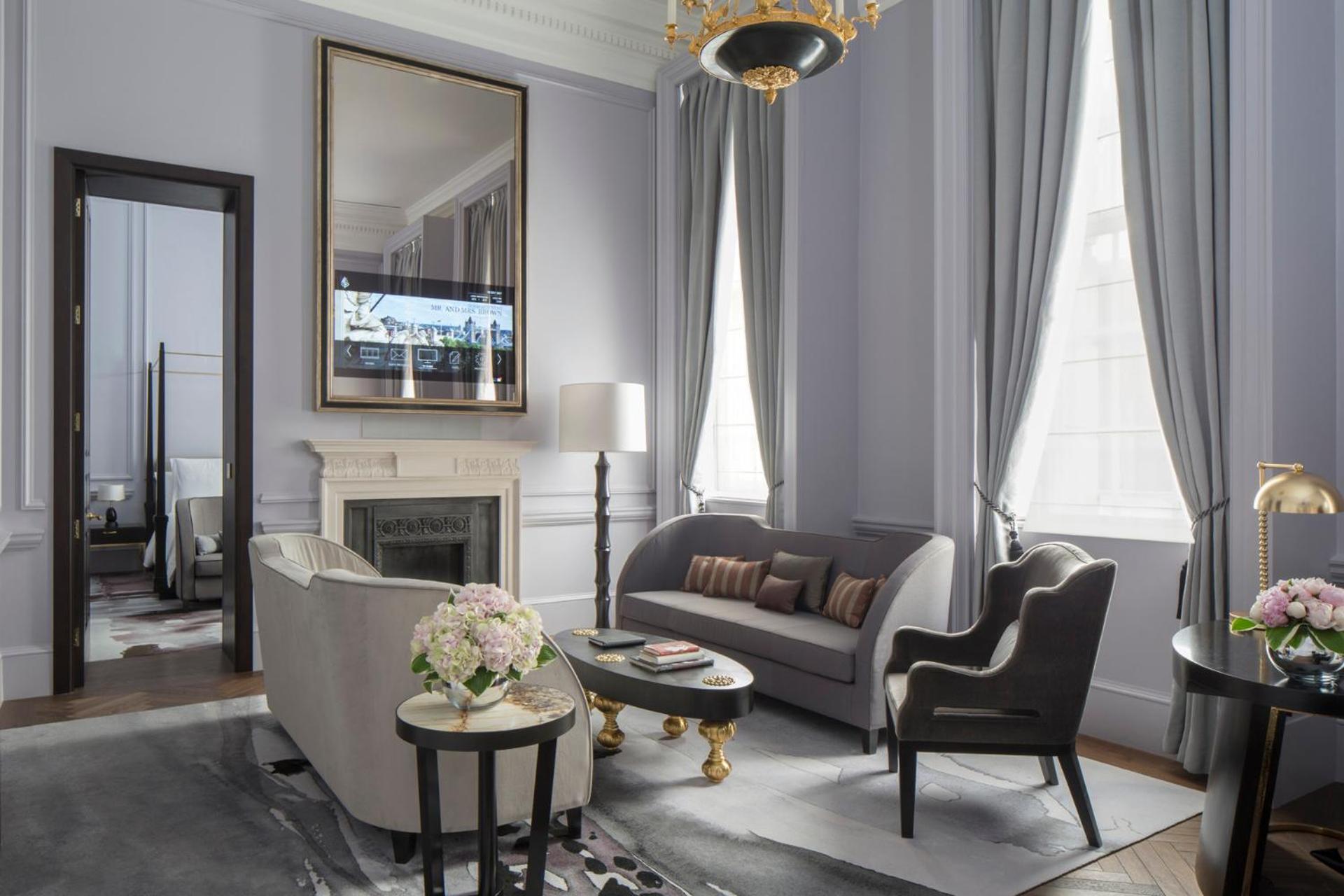 Trinity Heritage Suite King Bed, Four Seasons Hotel London at Ten Trinity Square