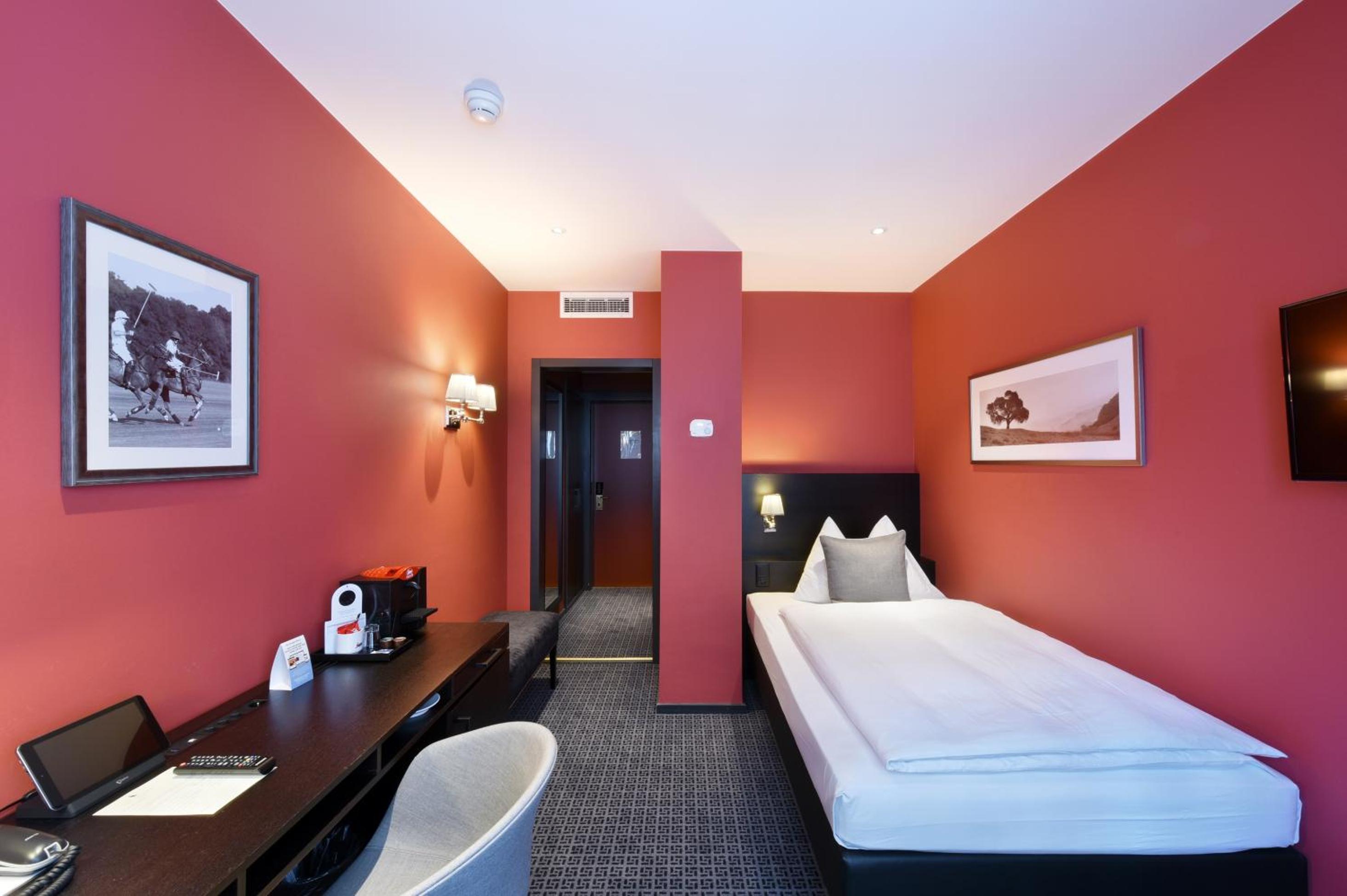 Business Single Room thumbnail 6