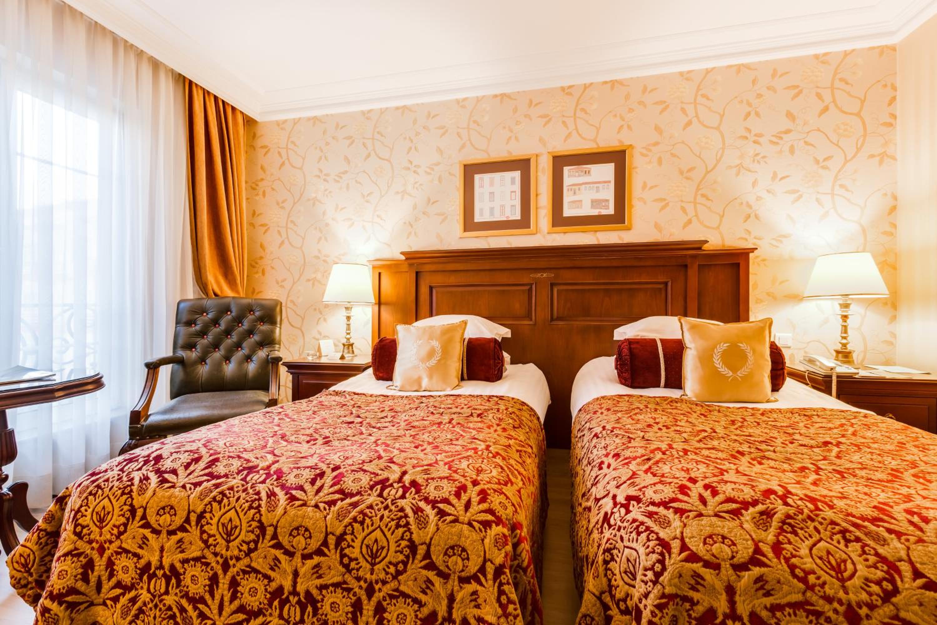 Standard Twin Room - Photo 1