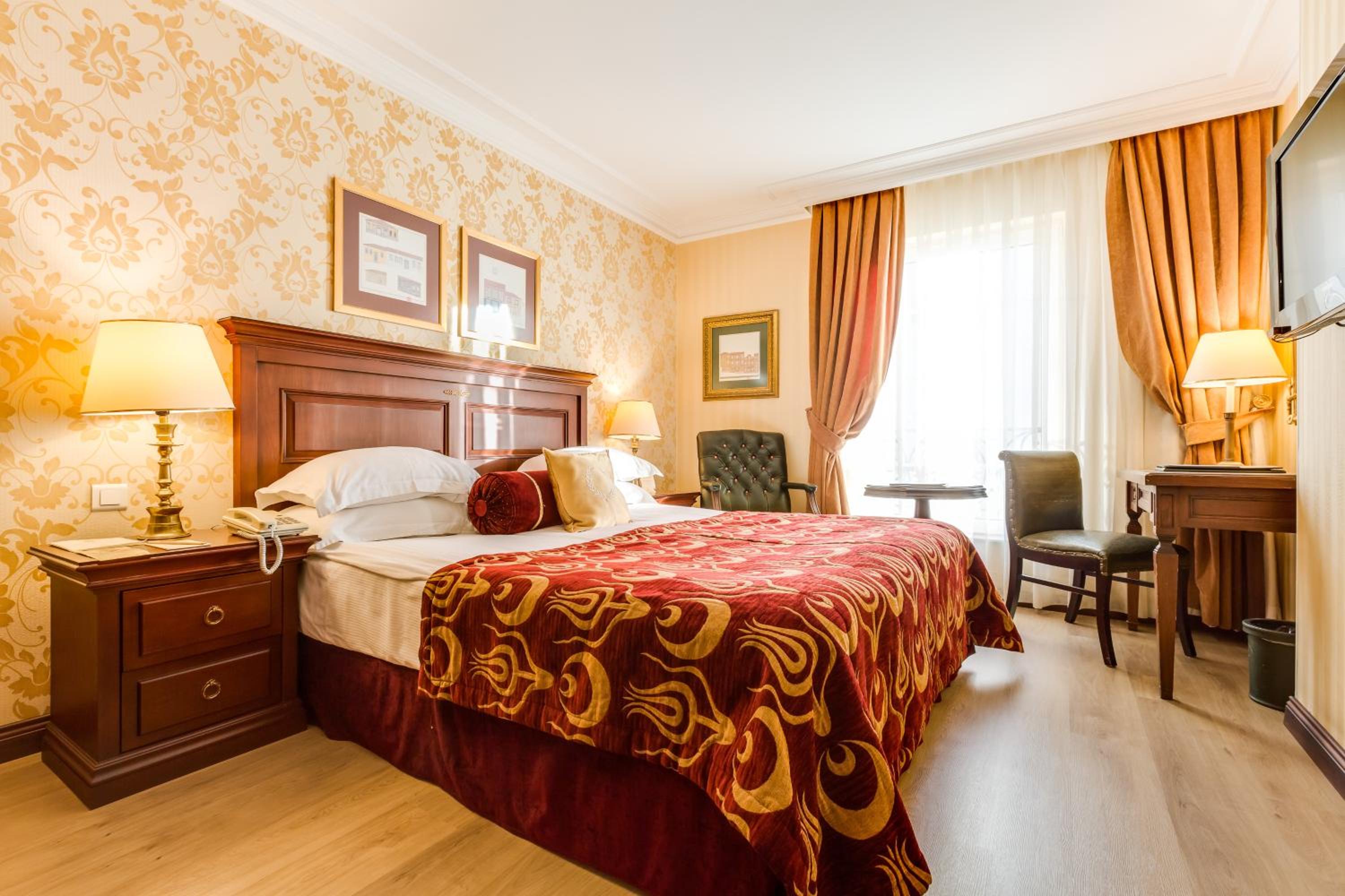 Standard Double Room - Photo 9