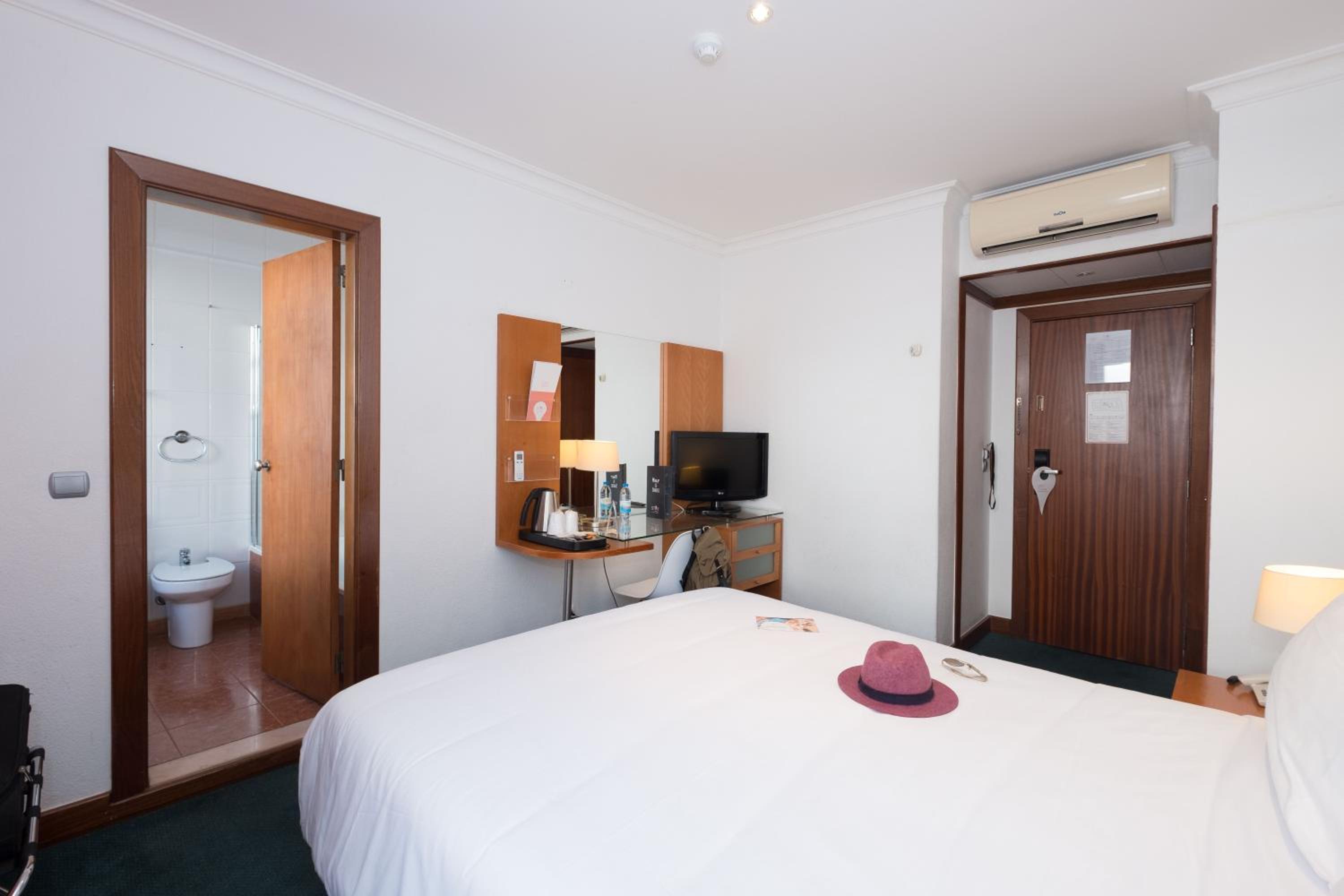 Double Room - Photo 3