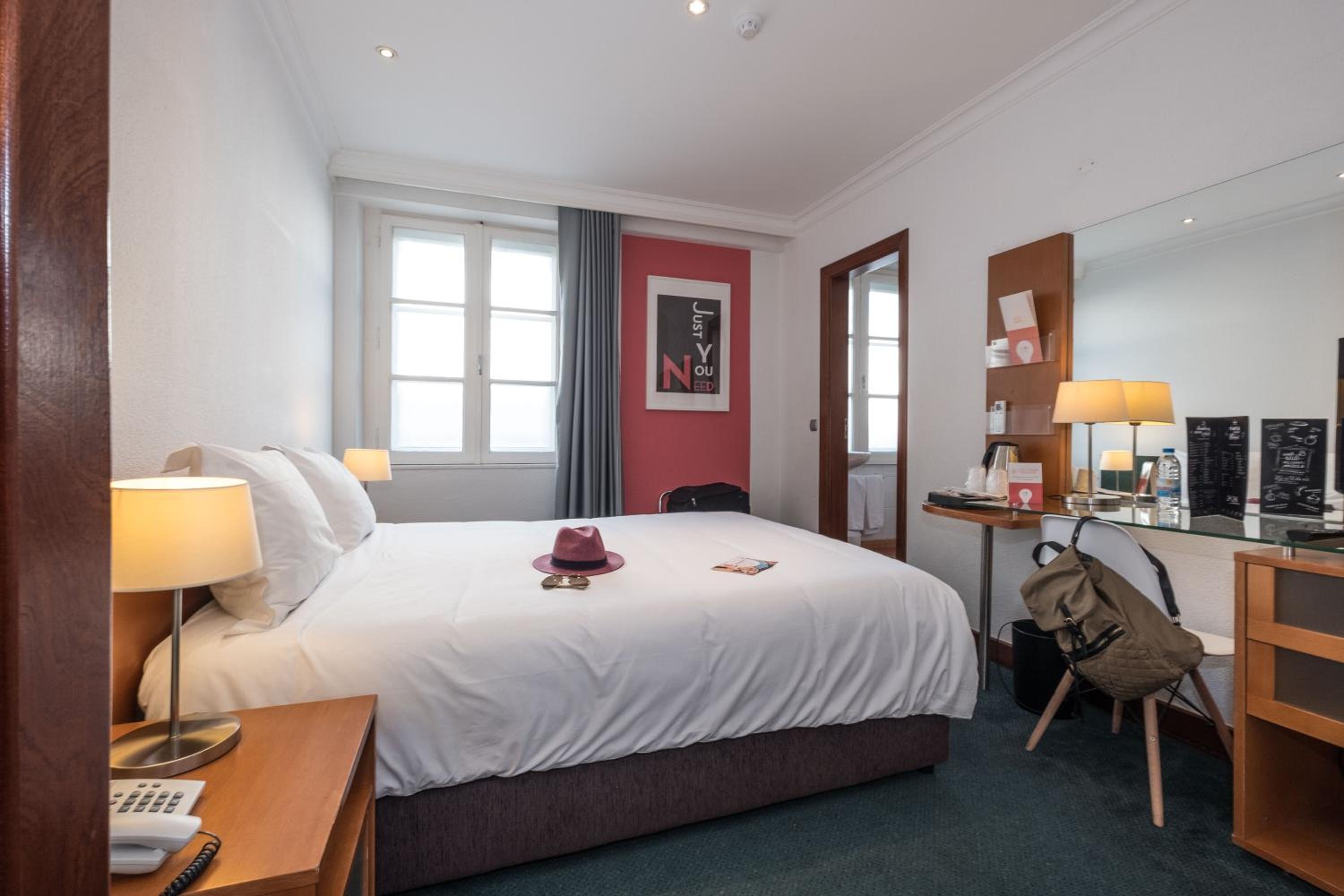 Double Room - Photo 2
