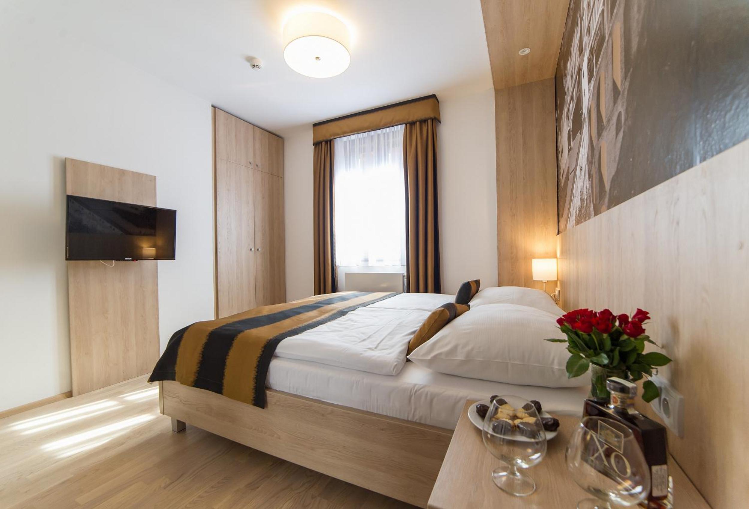 Standard Double or Twin Room - Photo 3