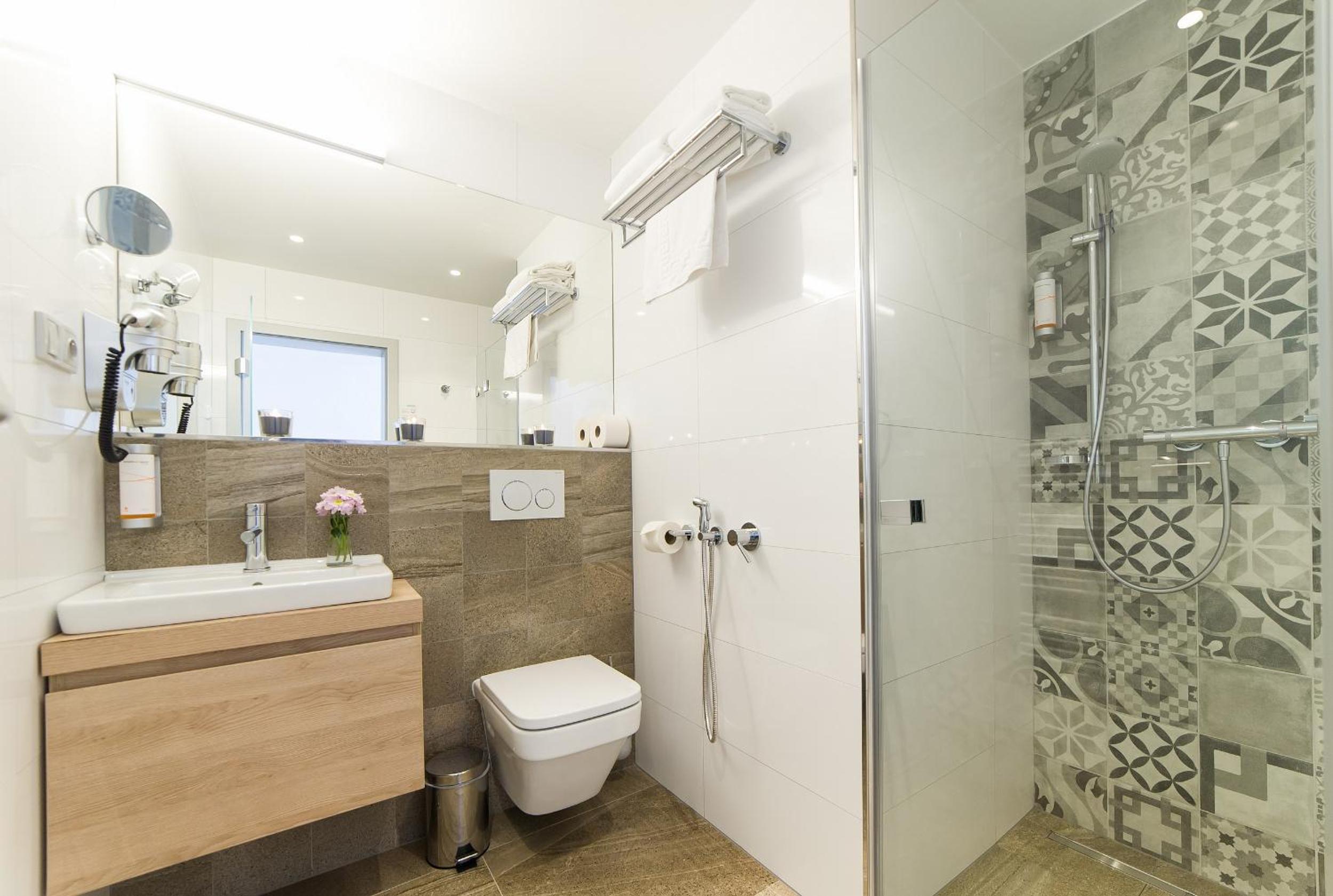 Standard Double Room - Photo 5