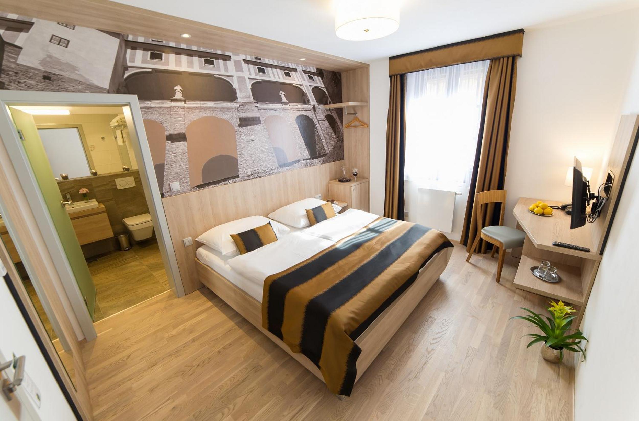 Standard Double Room - Photo 1