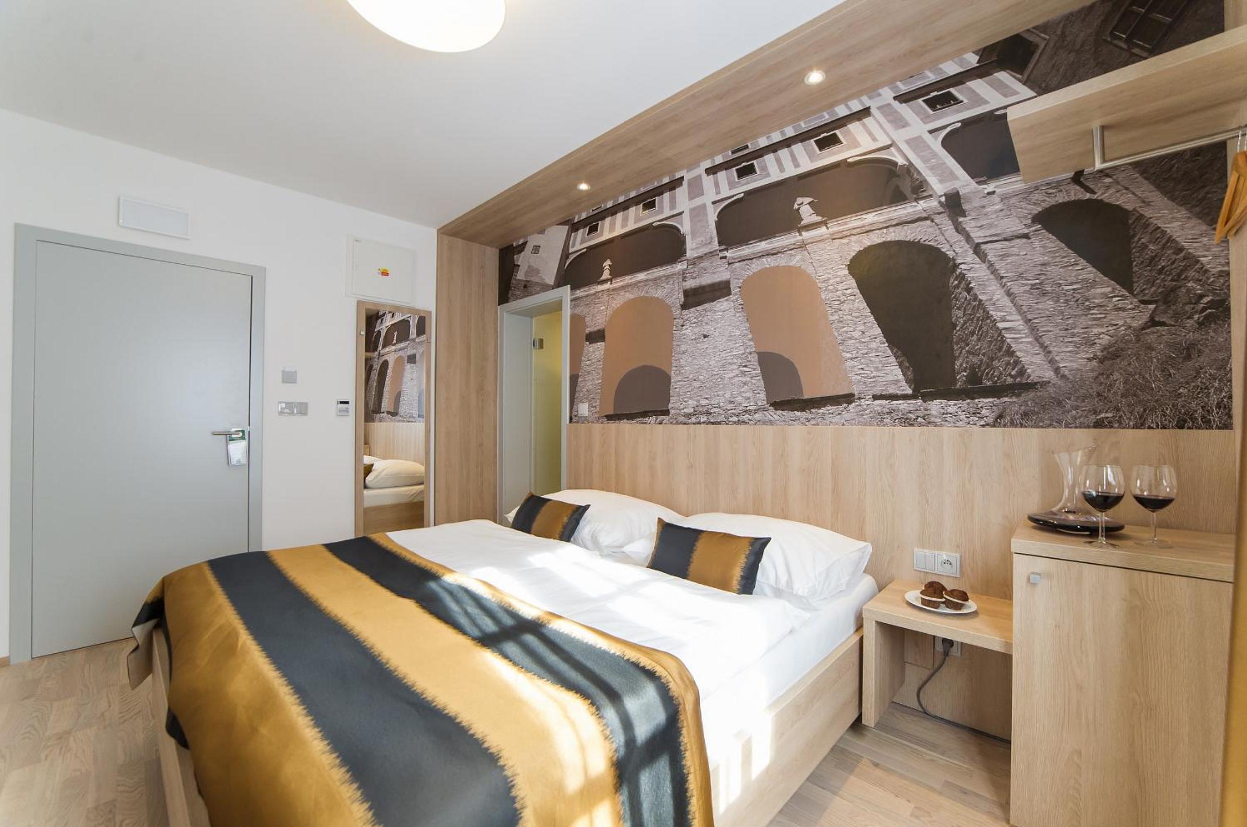 Standard Double Room - Photo 3