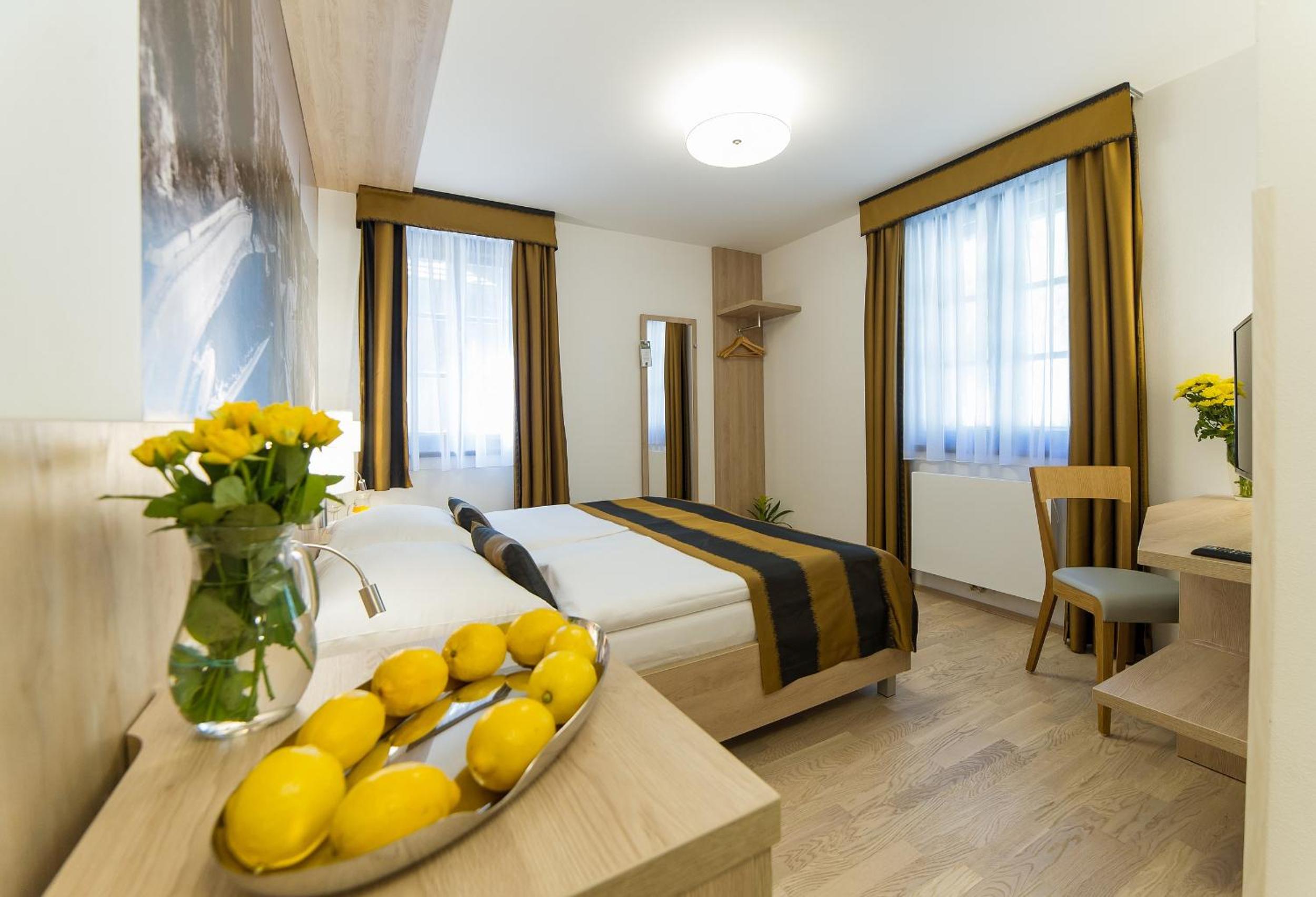 Deluxe Double Room with River View - Photo 1