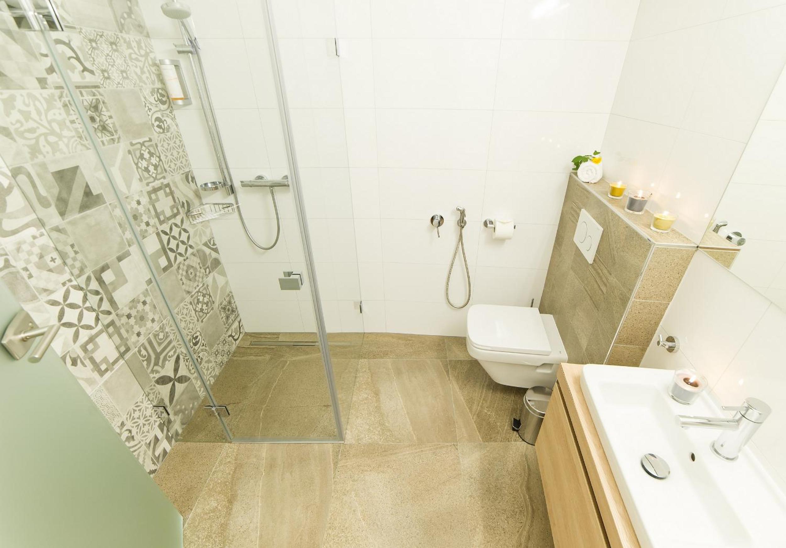 Deluxe Double Room with River View - Photo 5