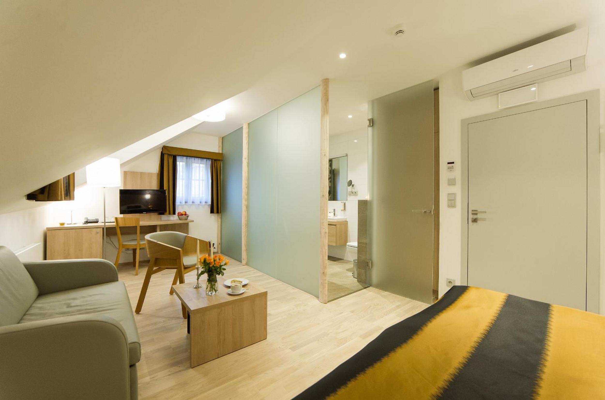 Suite with River View - Photo 3