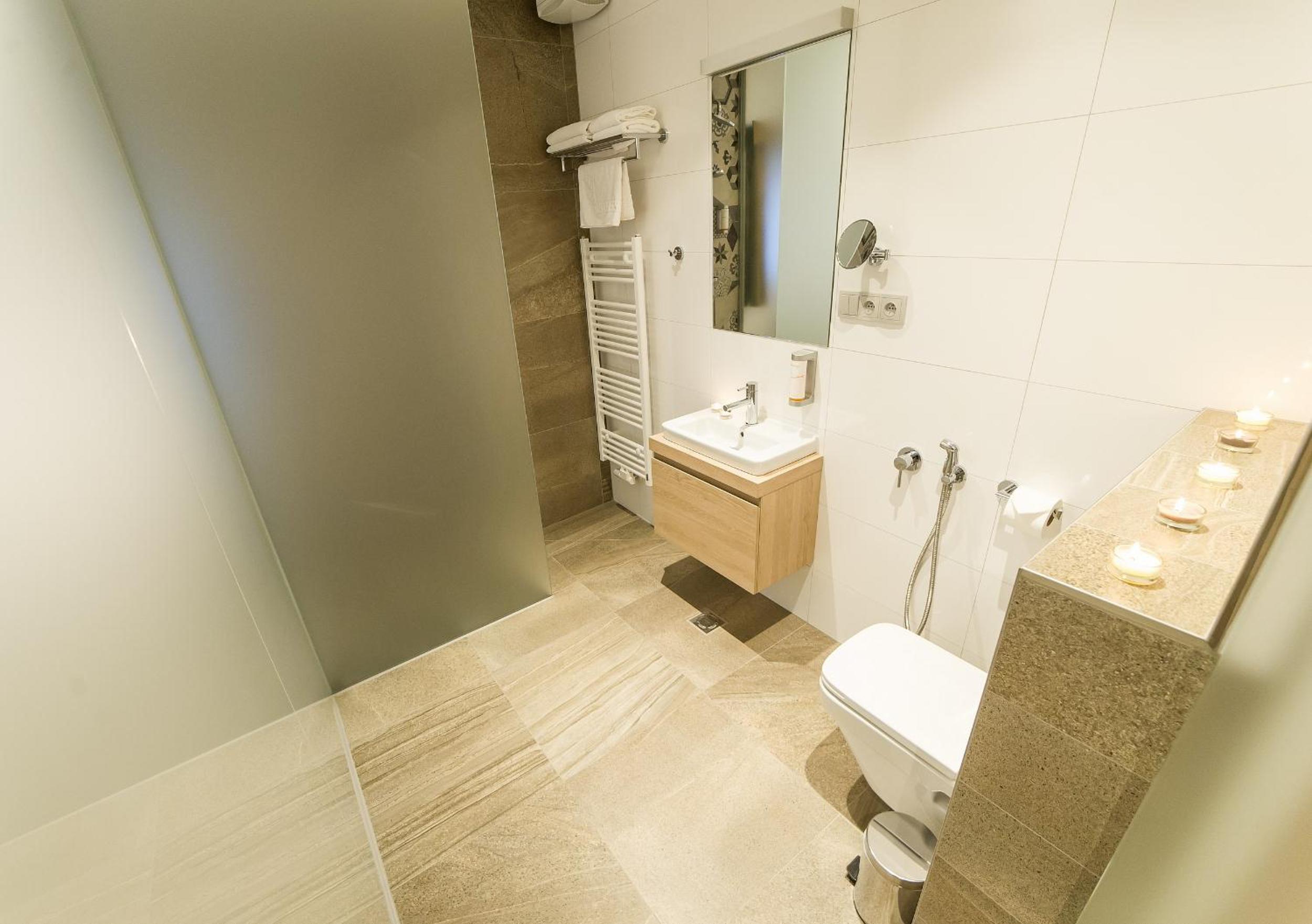 Suite with River View - Photo 5