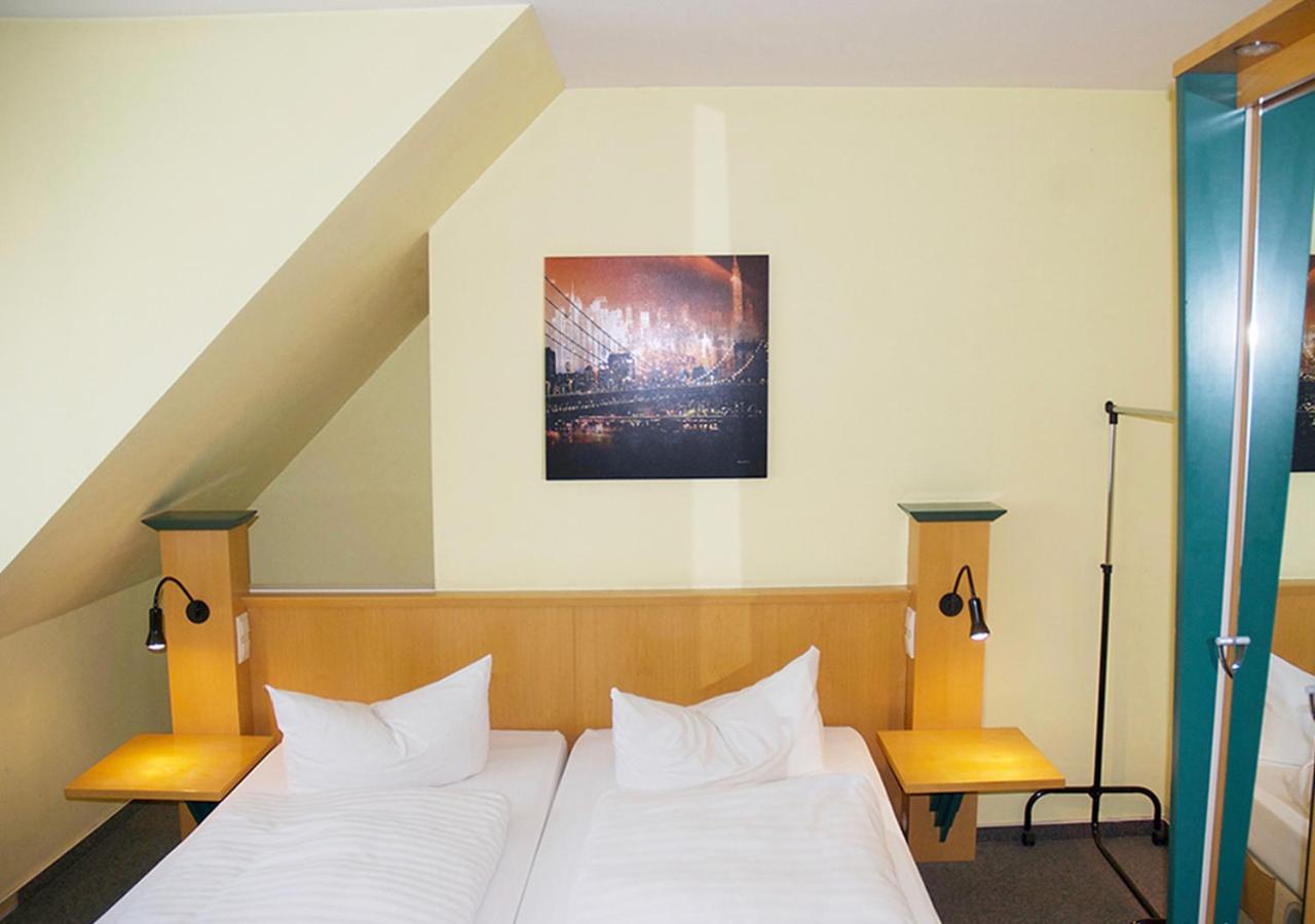 Double Room - Photo 2