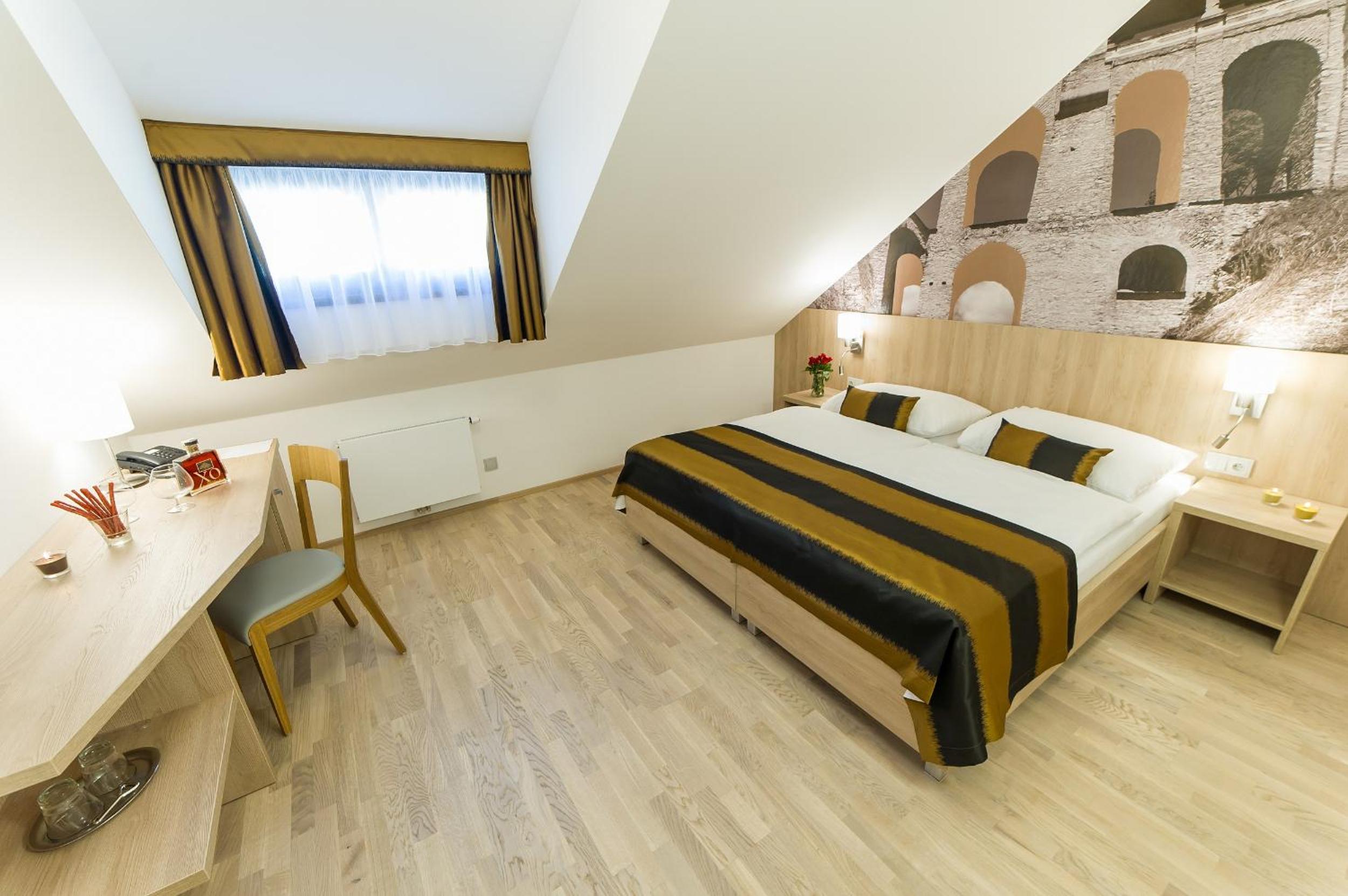 Deluxe Double or Twin Room with River View - Photo 1