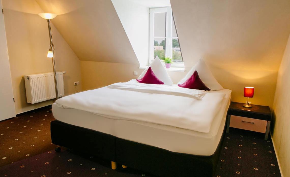 Medium Double Room - Photo 1