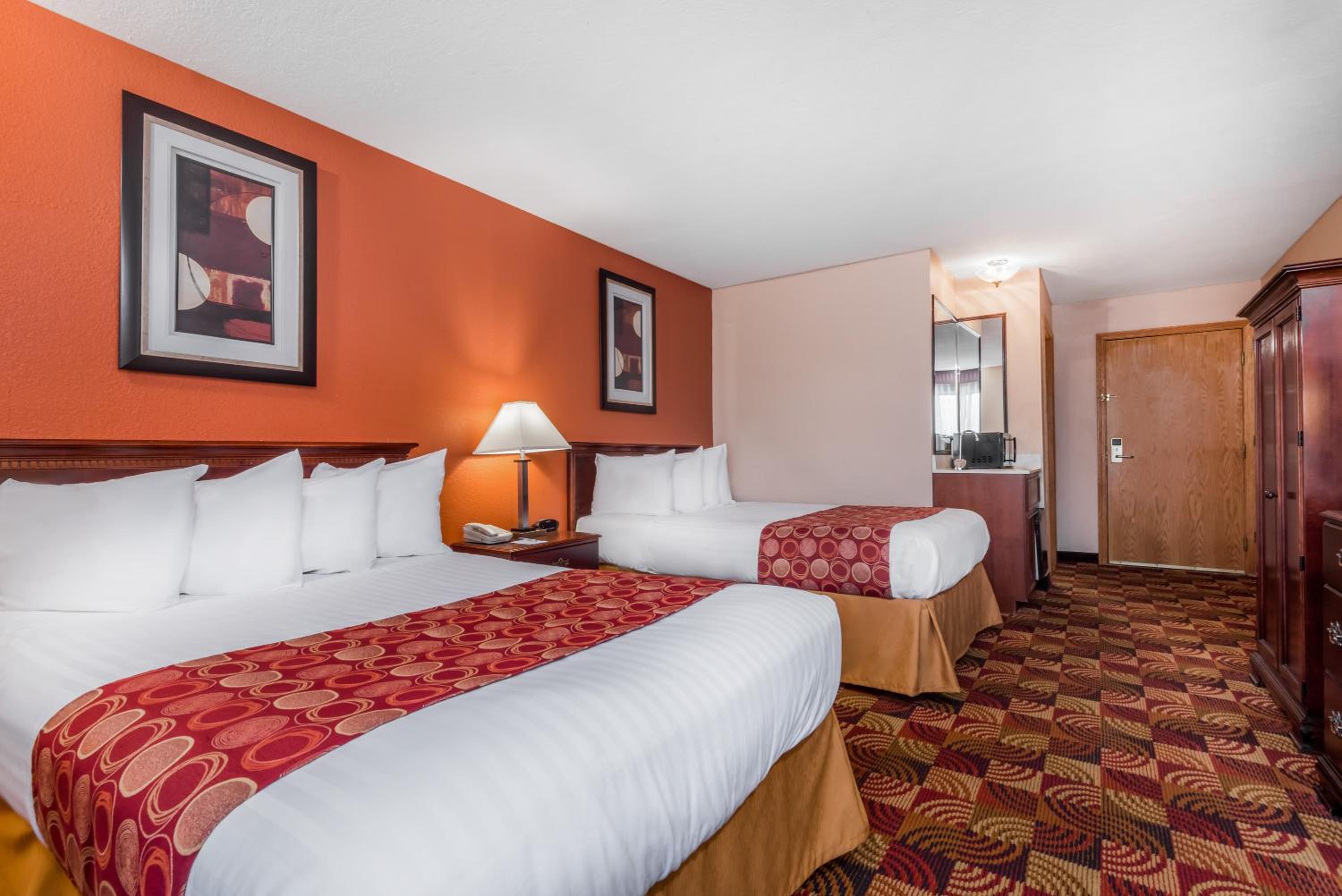 Double Room with Two Double Beds - Non-Smoking - Photo 1