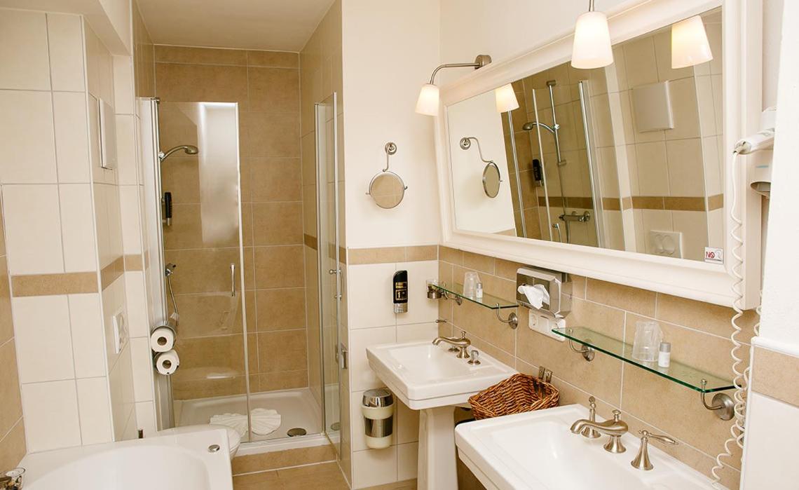 Honeymoon Double Room - Photo 3