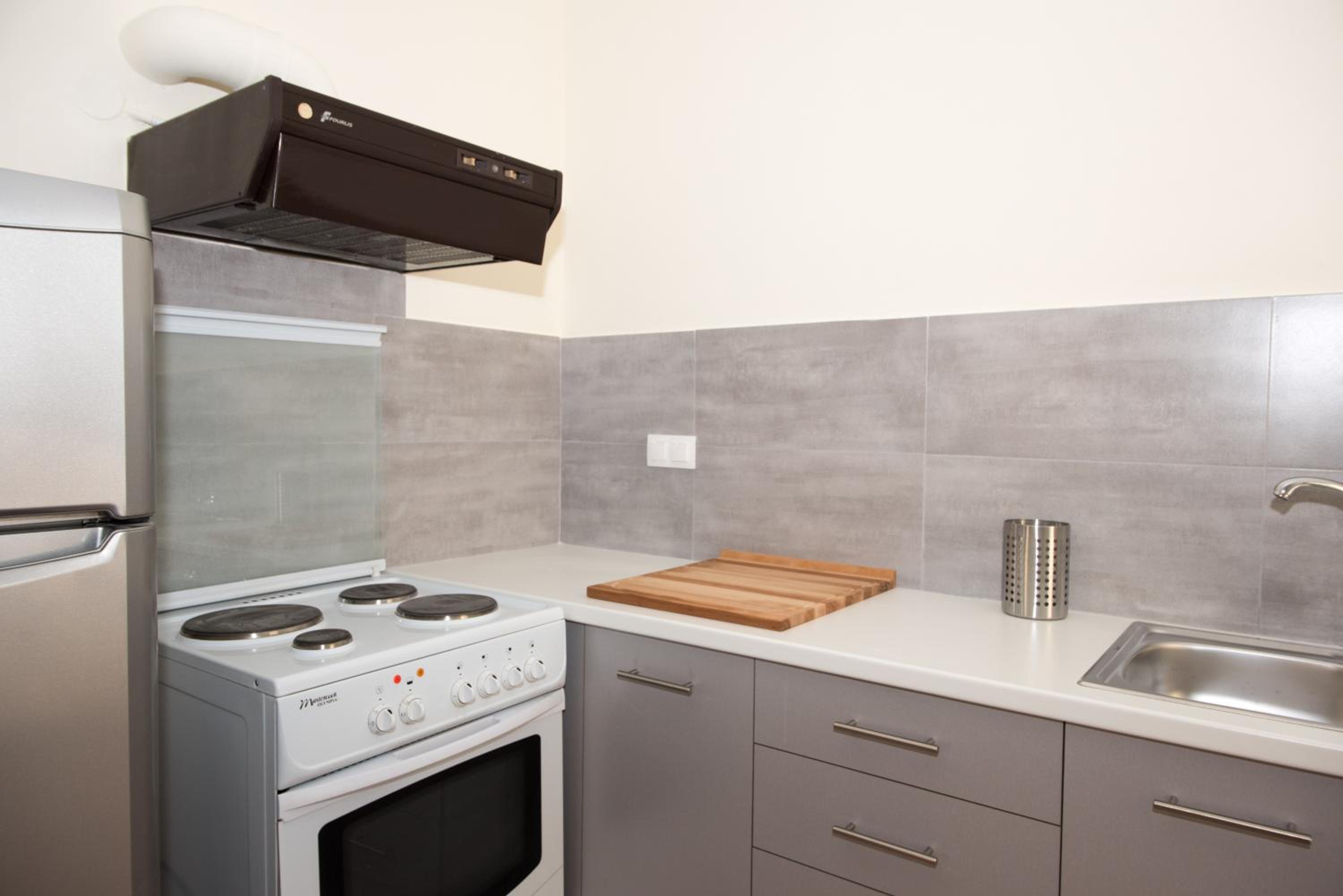Two-Bedroom House - Photo 24