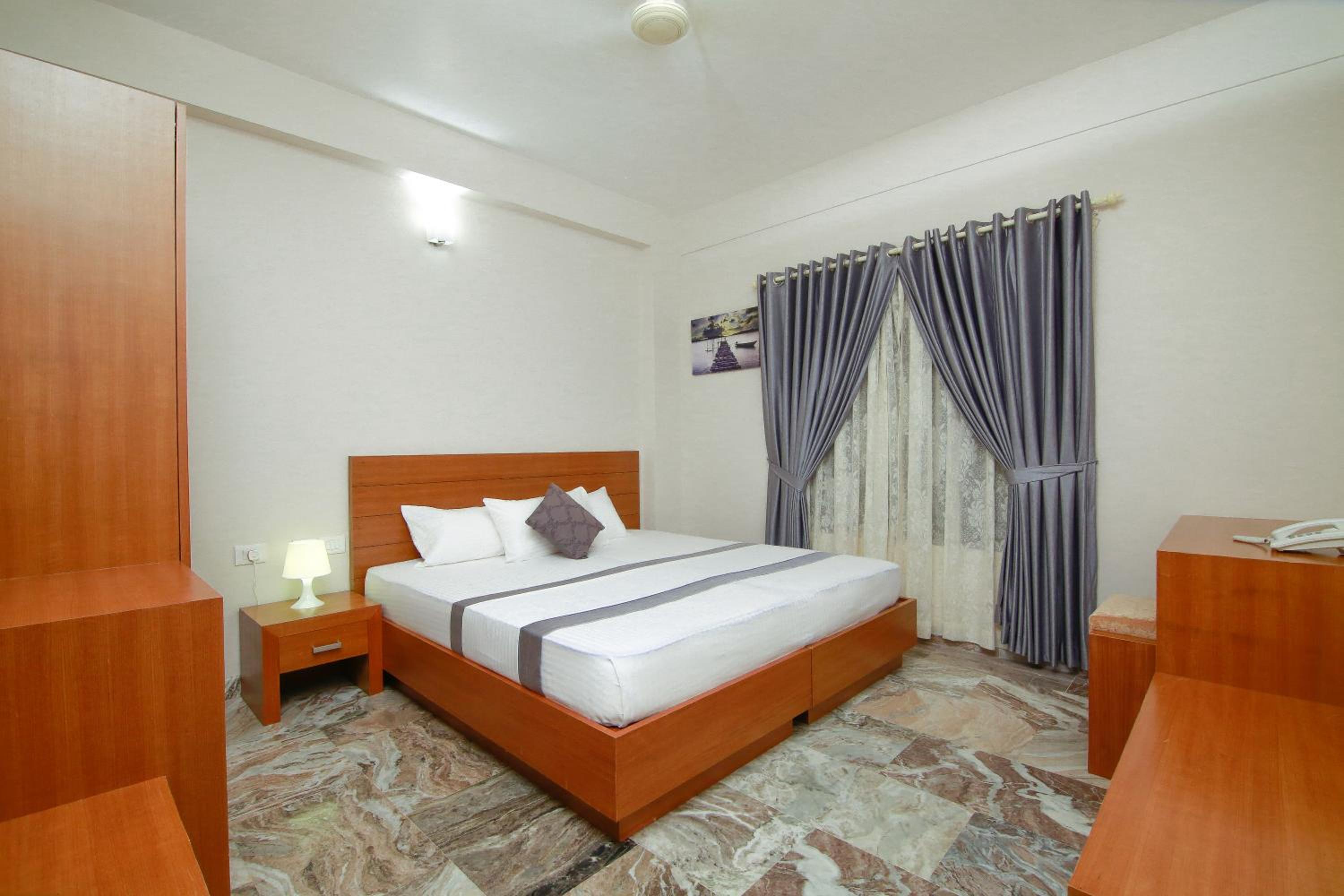 Deluxe Double or Twin Room (Non AC room) photo 3