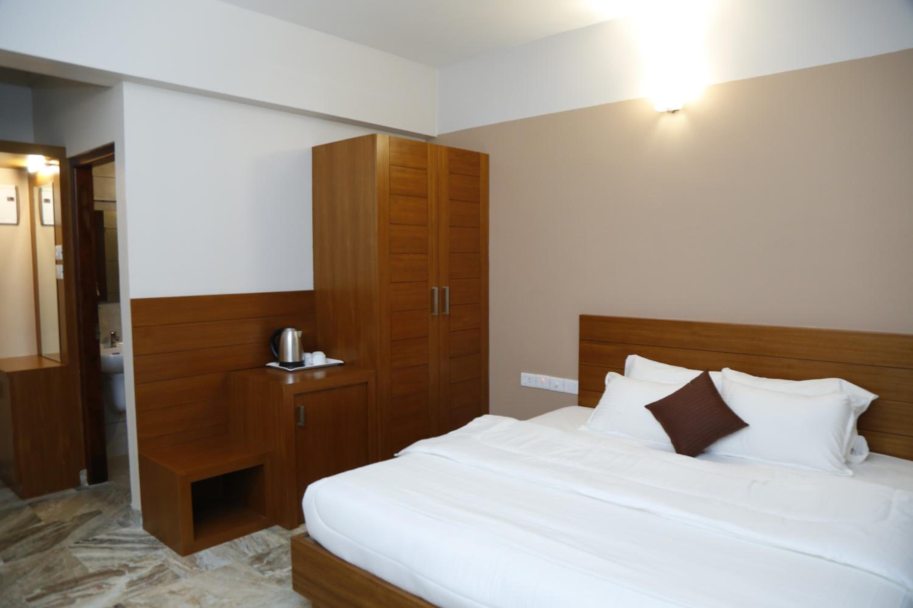 Queen Room photo 3