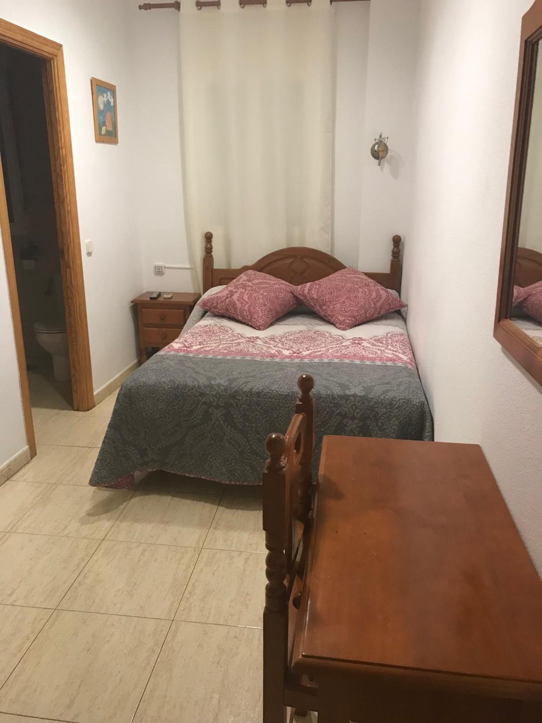 Habitación Estándar con Cama Queen