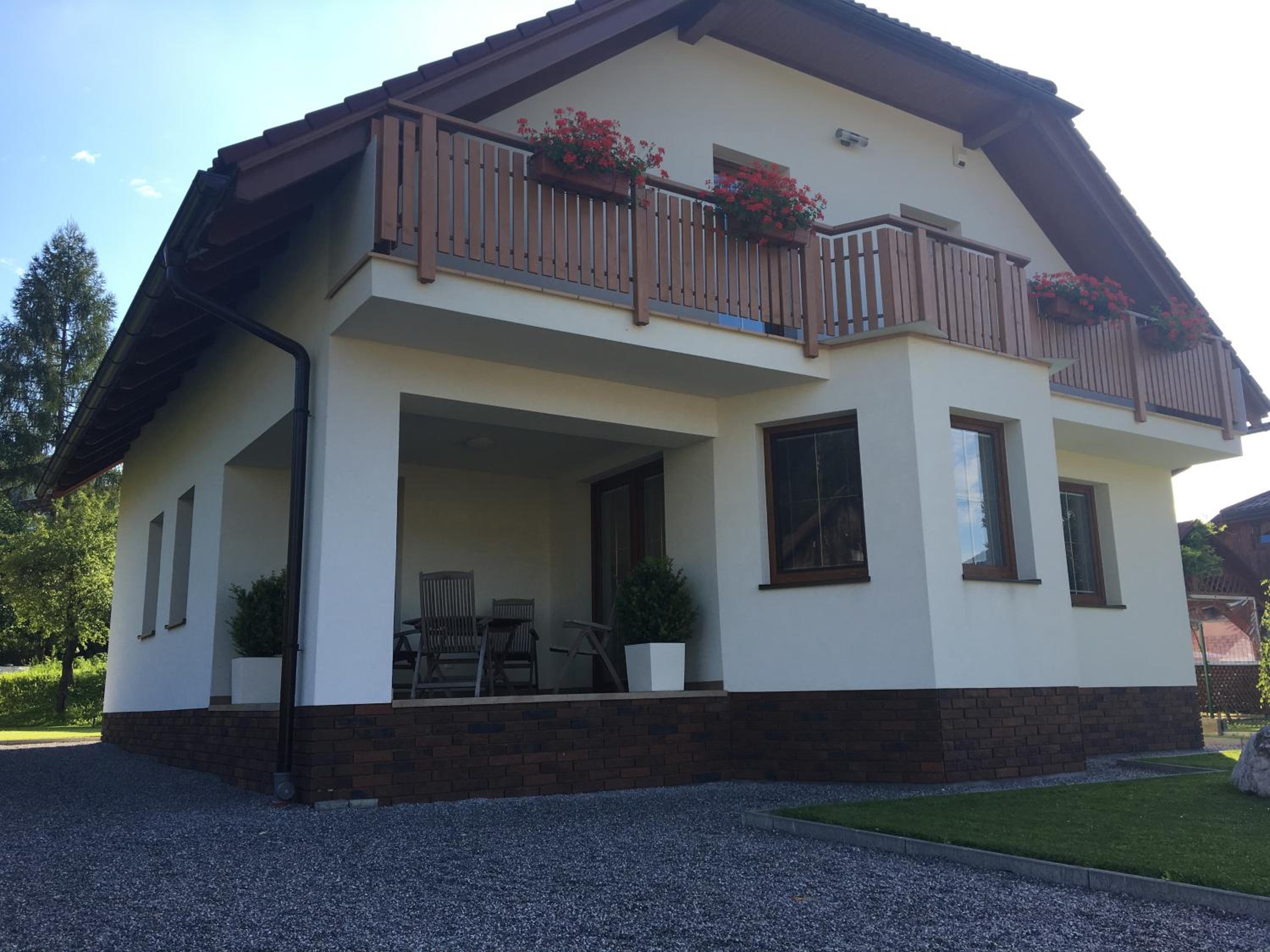 Three-Bedroom House photo 2