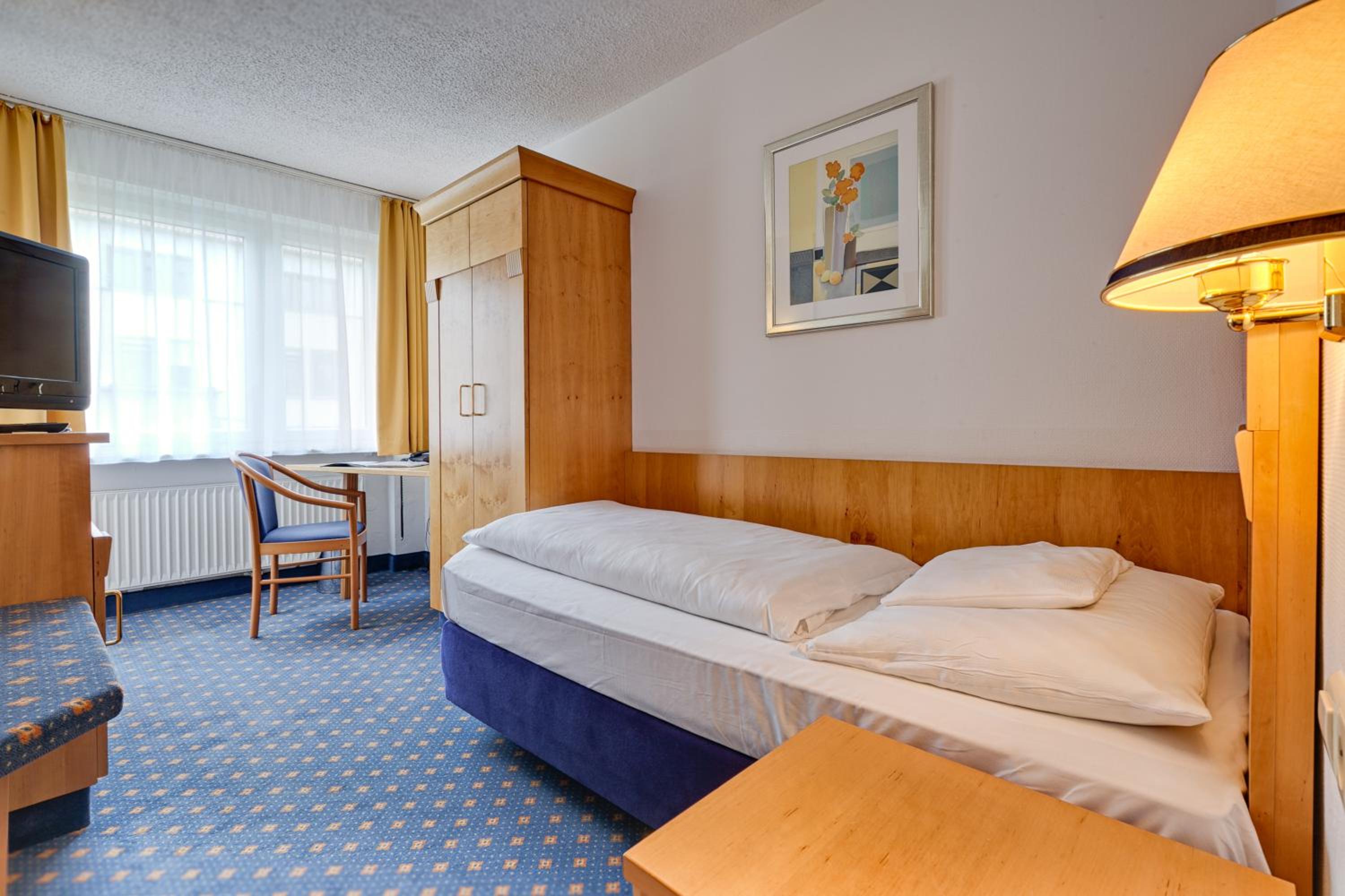 Single Room photo 3