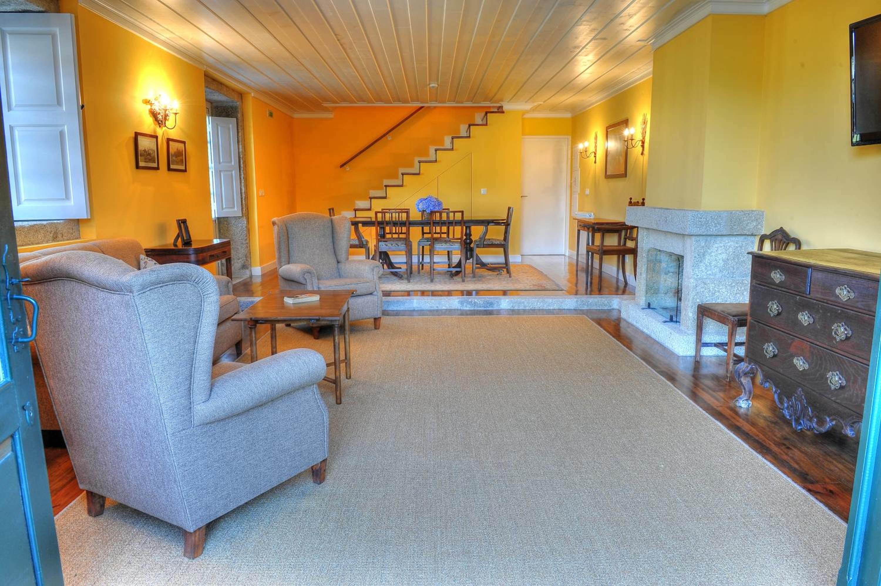 Three-Bedroom House photo 1