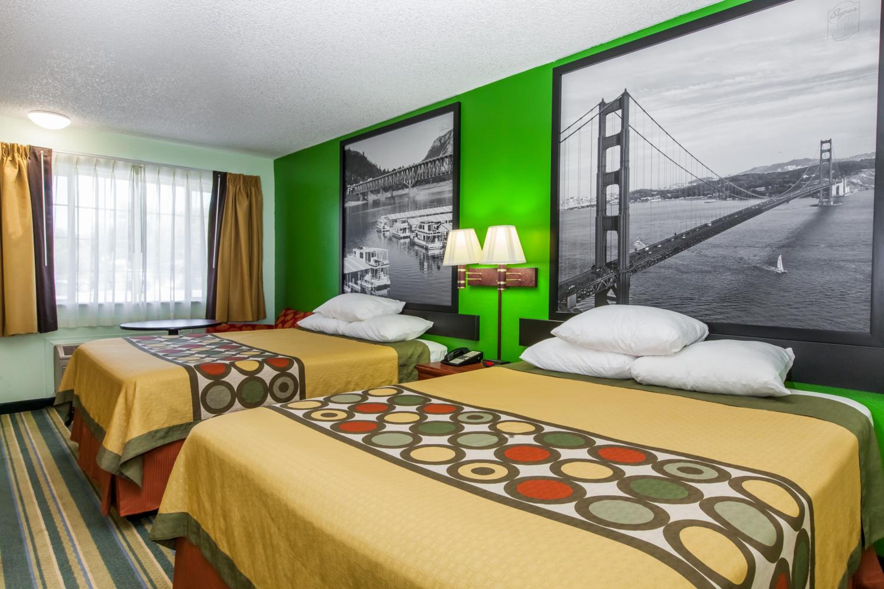 Queen Room with Two Queen Beds - Non-Smoking - Photo 1