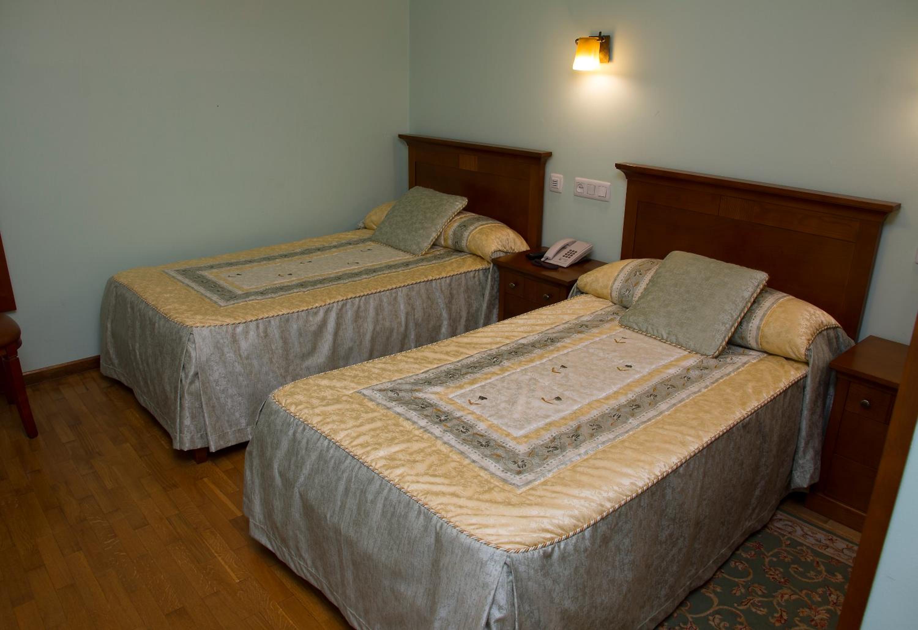 Twin Room - Photo 7