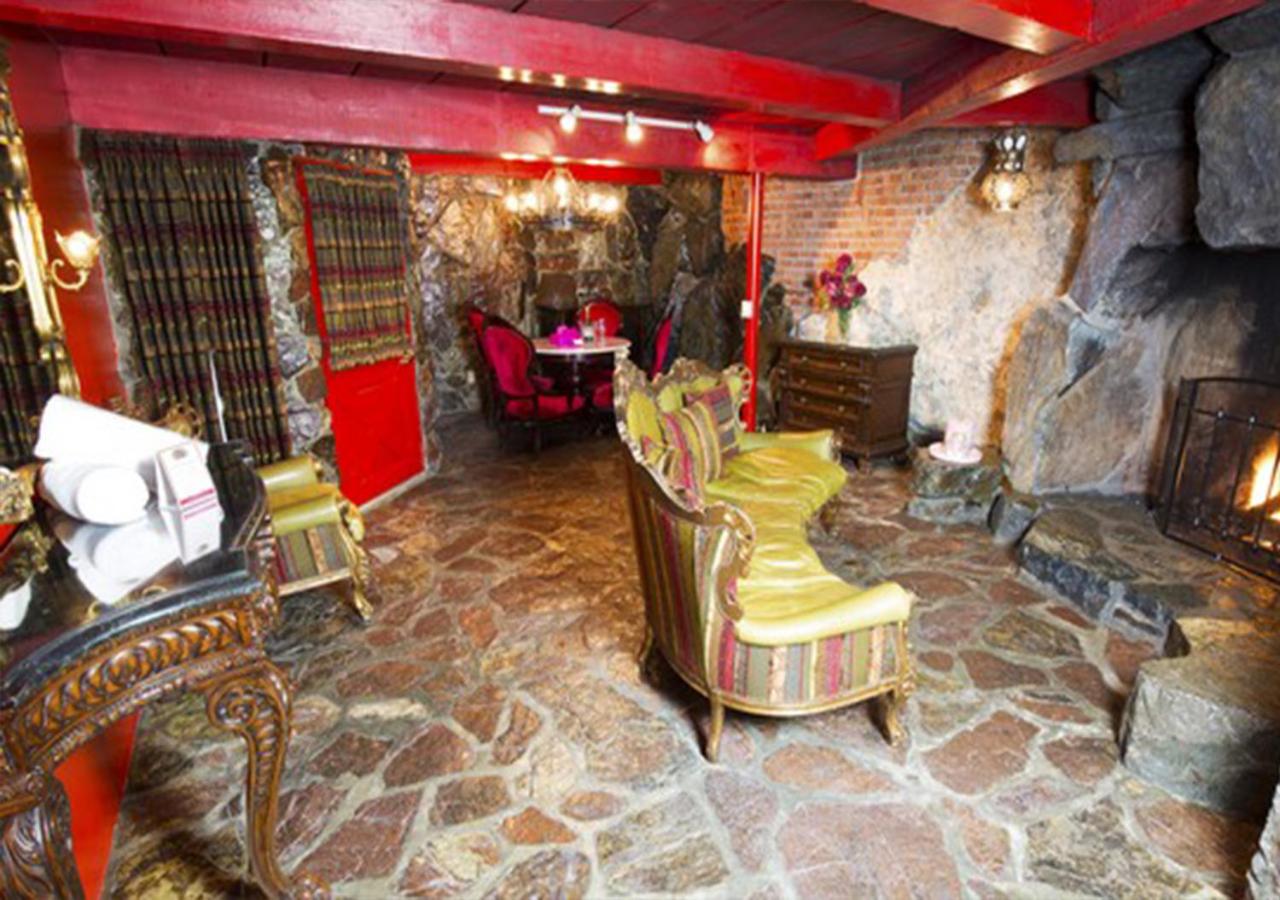 Old World Suite  - Photo 1