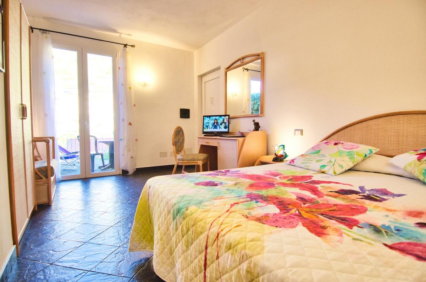 Double or Twin Room with Terrace photo 1