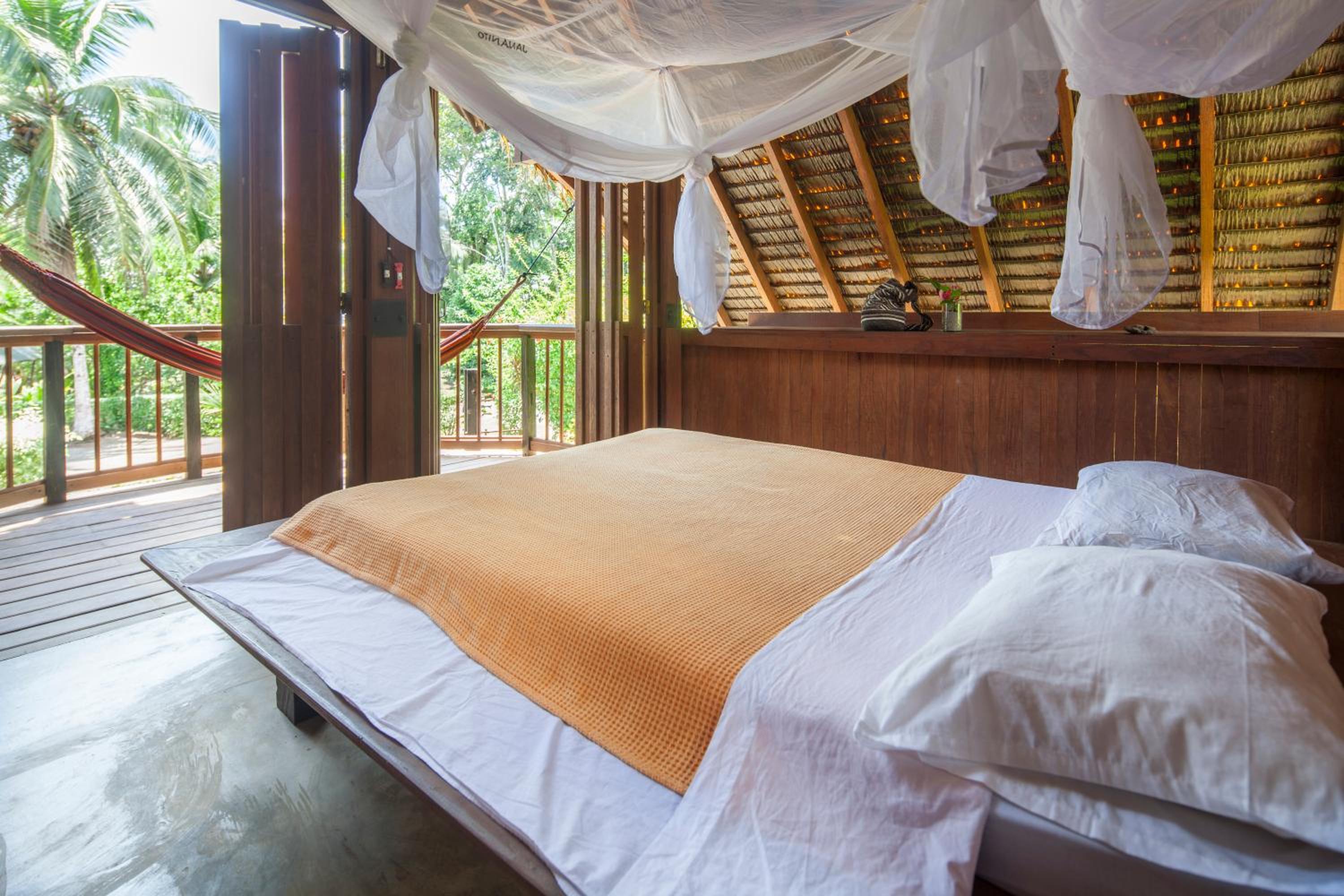 Double Room with Balcony (2 Adults + 1 Child) photo 2