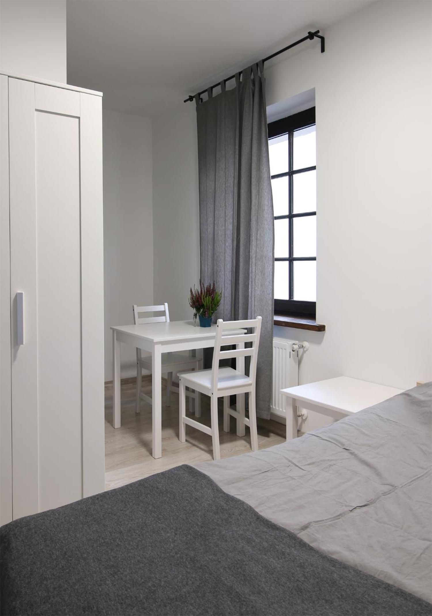 Twin Room - Photo 11