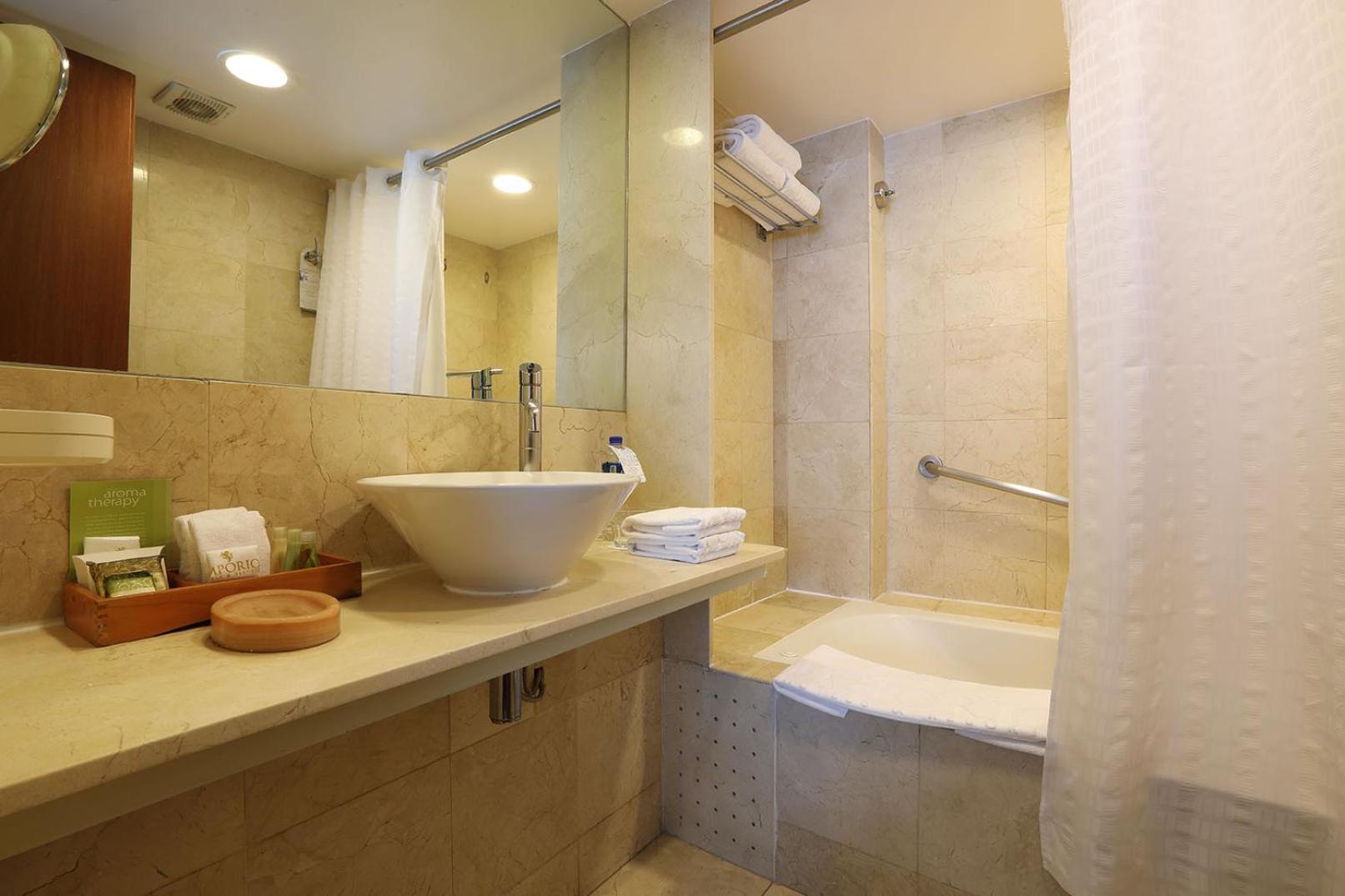 Double Room - Two Double Beds - Photo 2