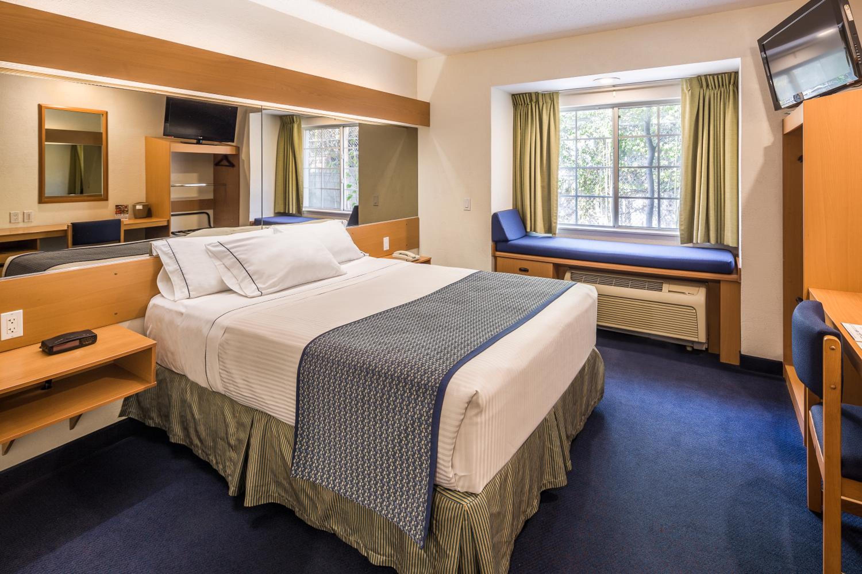 Queen Room - Disability Access/Non-Smoking - Photo 3