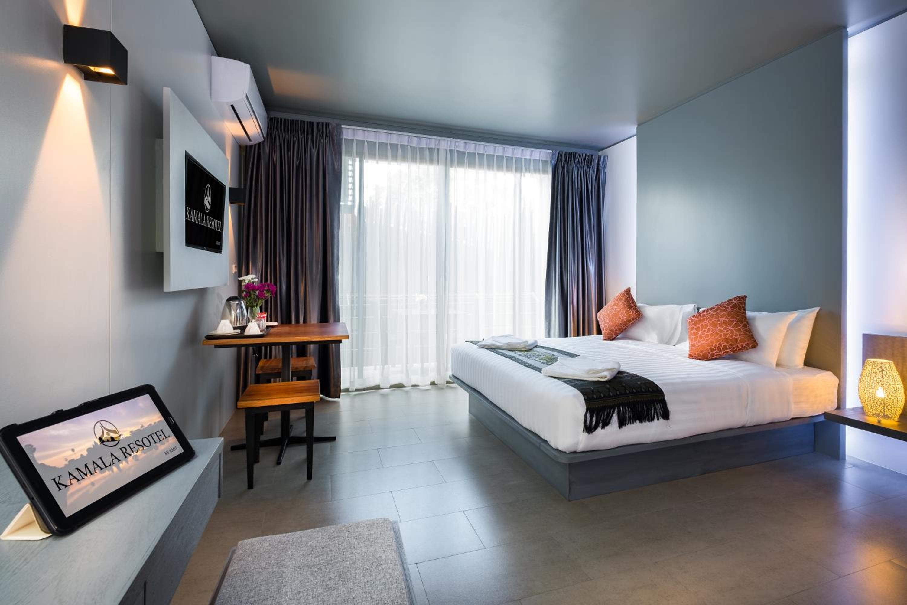 Deluxe Double Room with Balcony photo 2