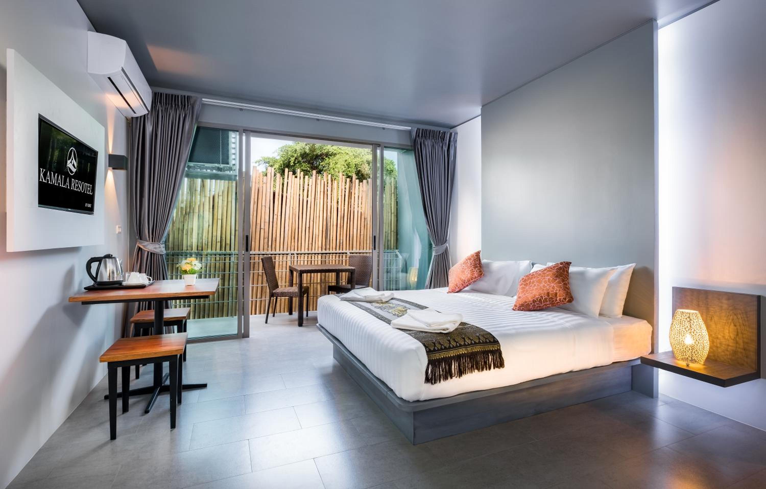 Deluxe Double Room with Balcony photo 1