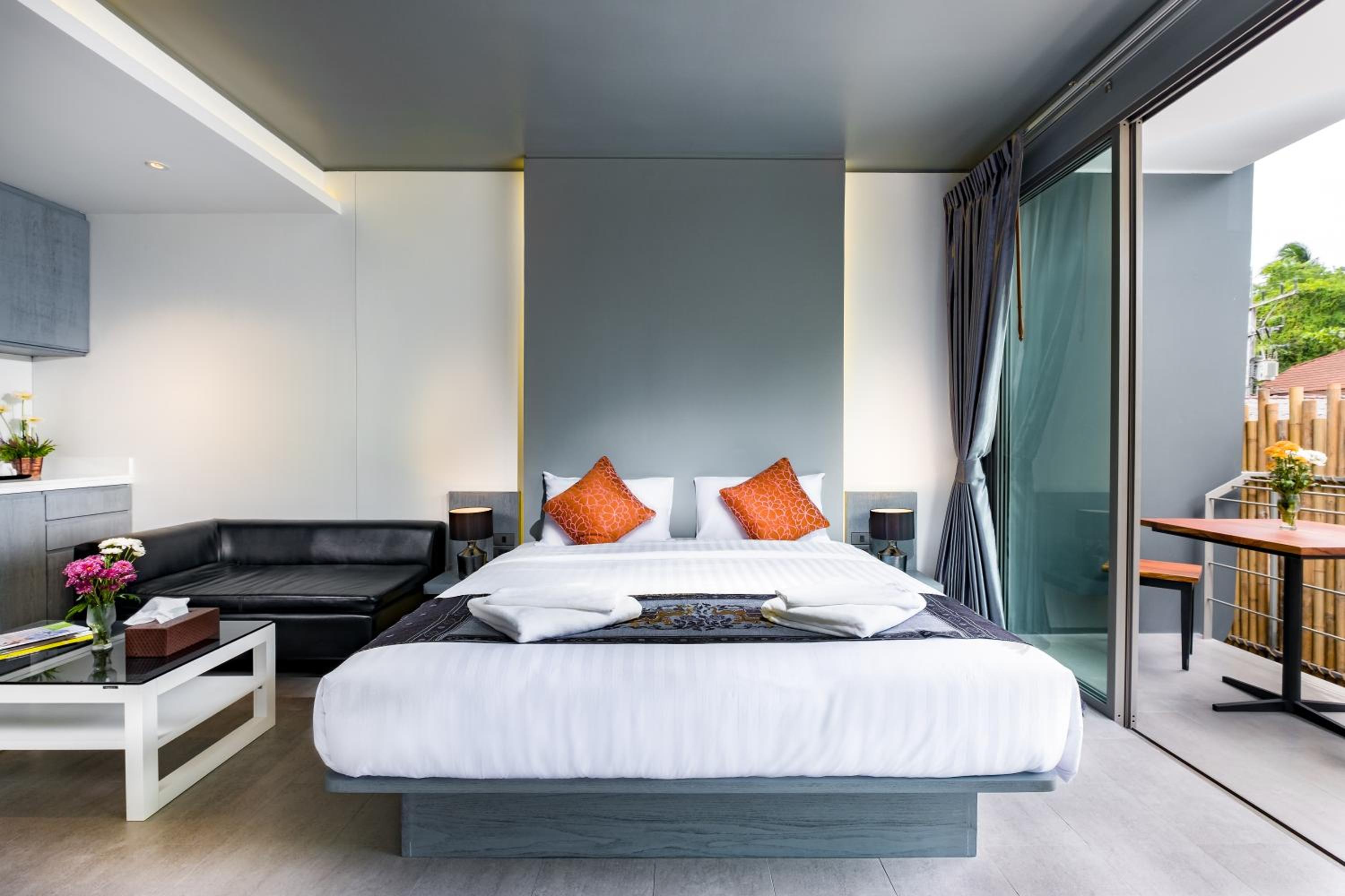 Deluxe King Room photo 2