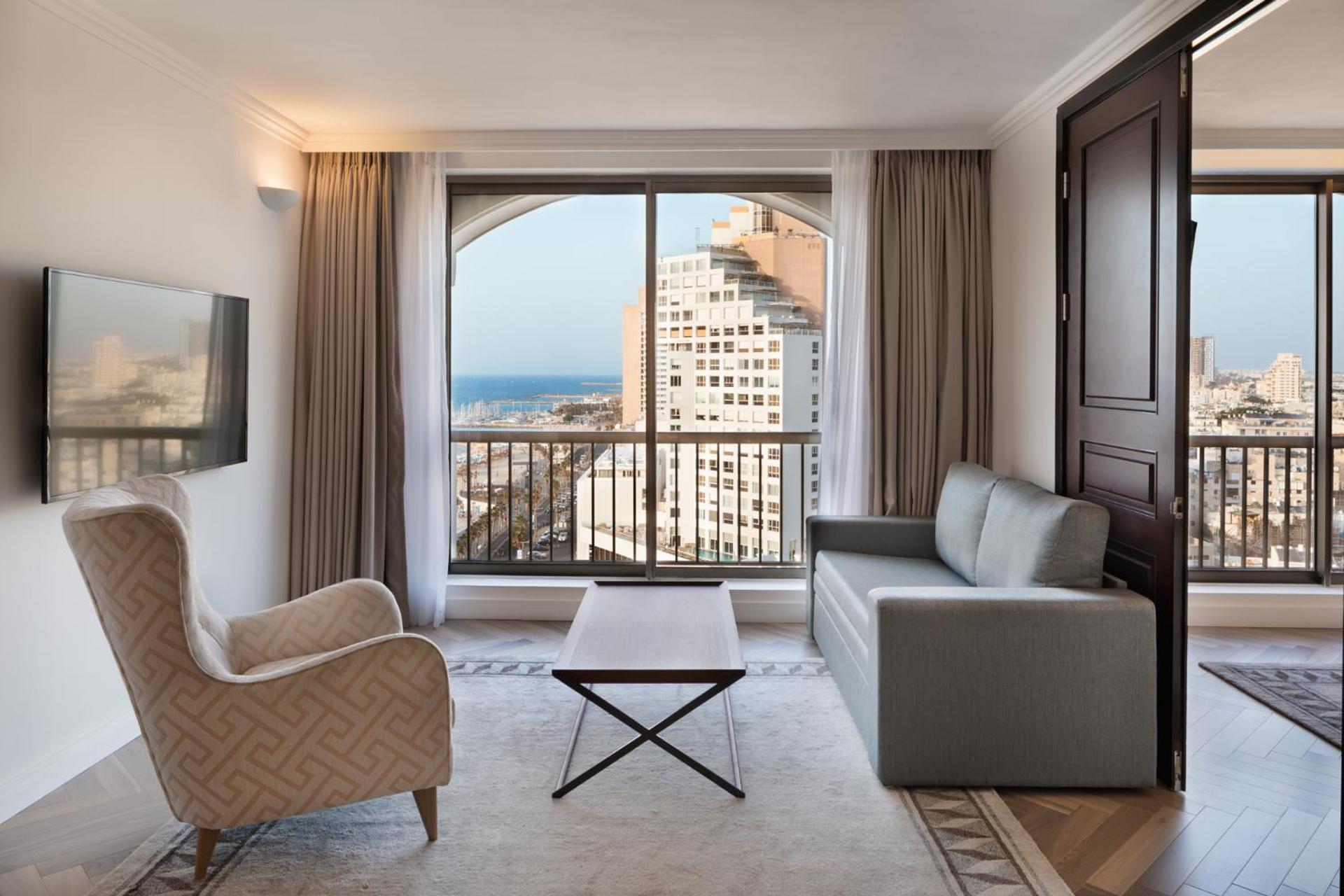 Family Suite (2 Adults + 2 Children) photo 1