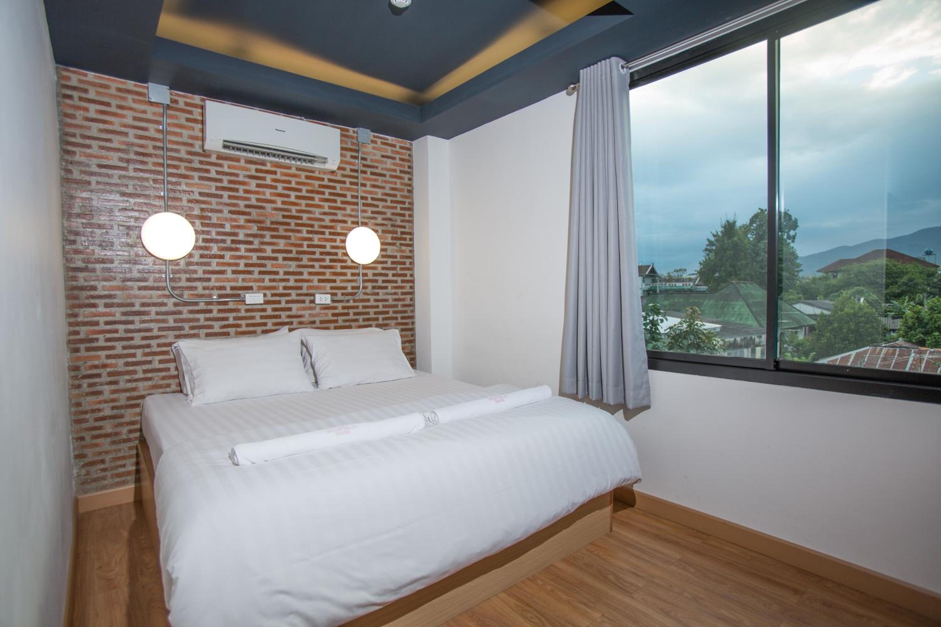 Double Room With Private Bathroom - Photo 9