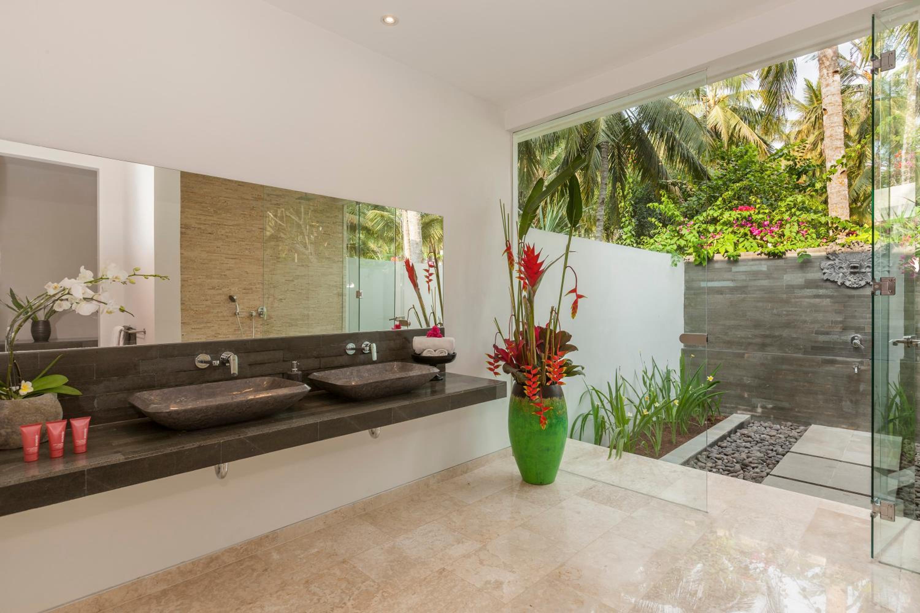One-Bedroom Ocean Pool Villa - Photo 8