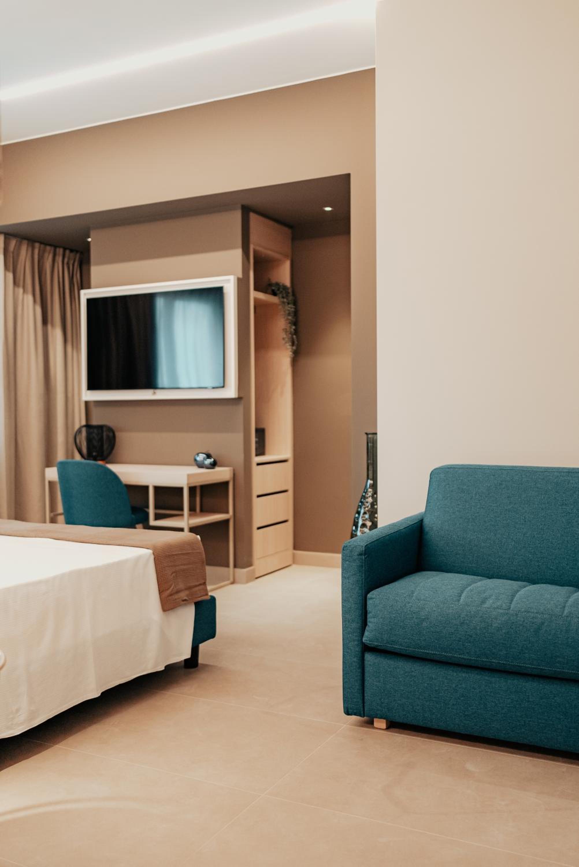 Deluxe Double or Twin Room