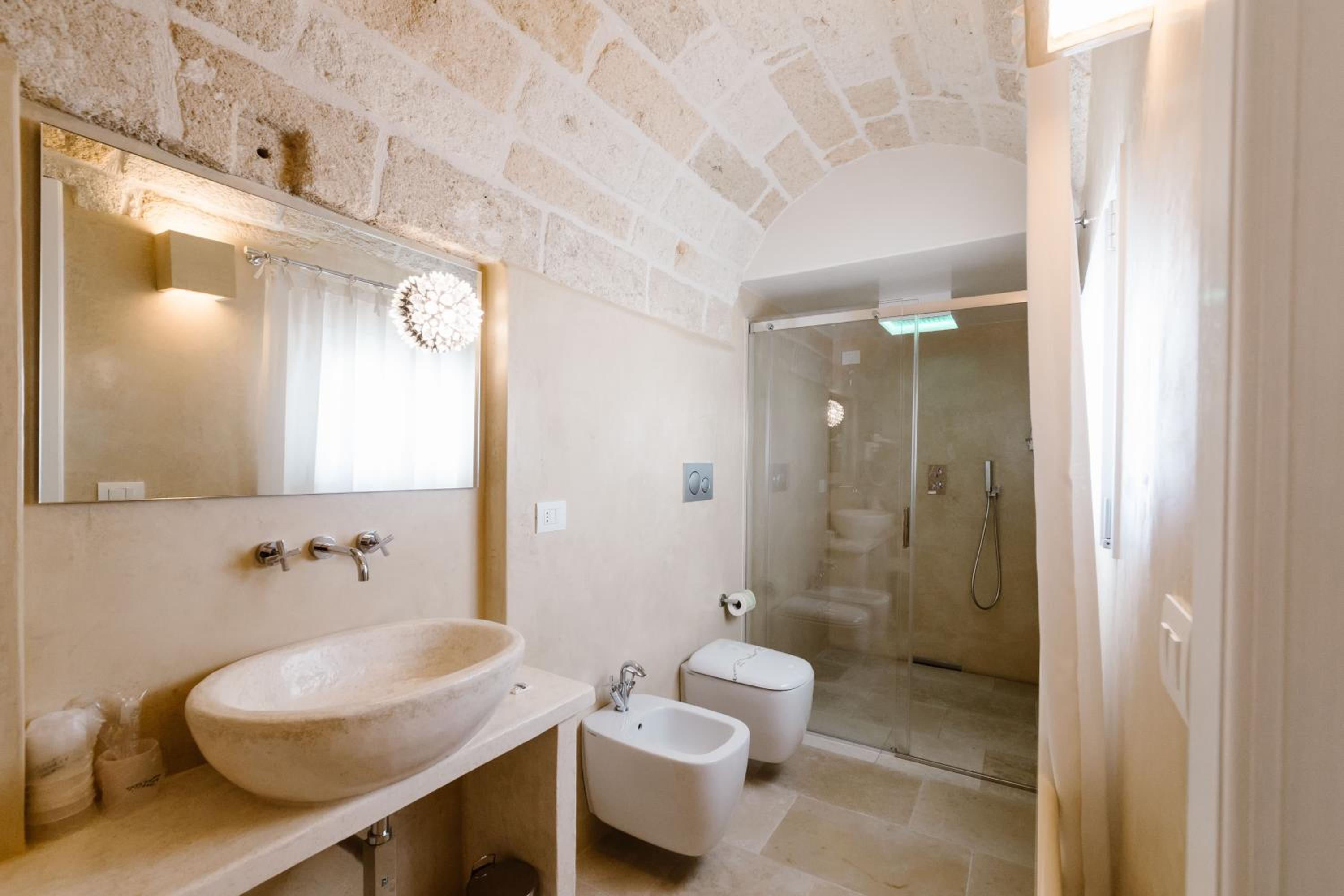 Suite - Photo 7