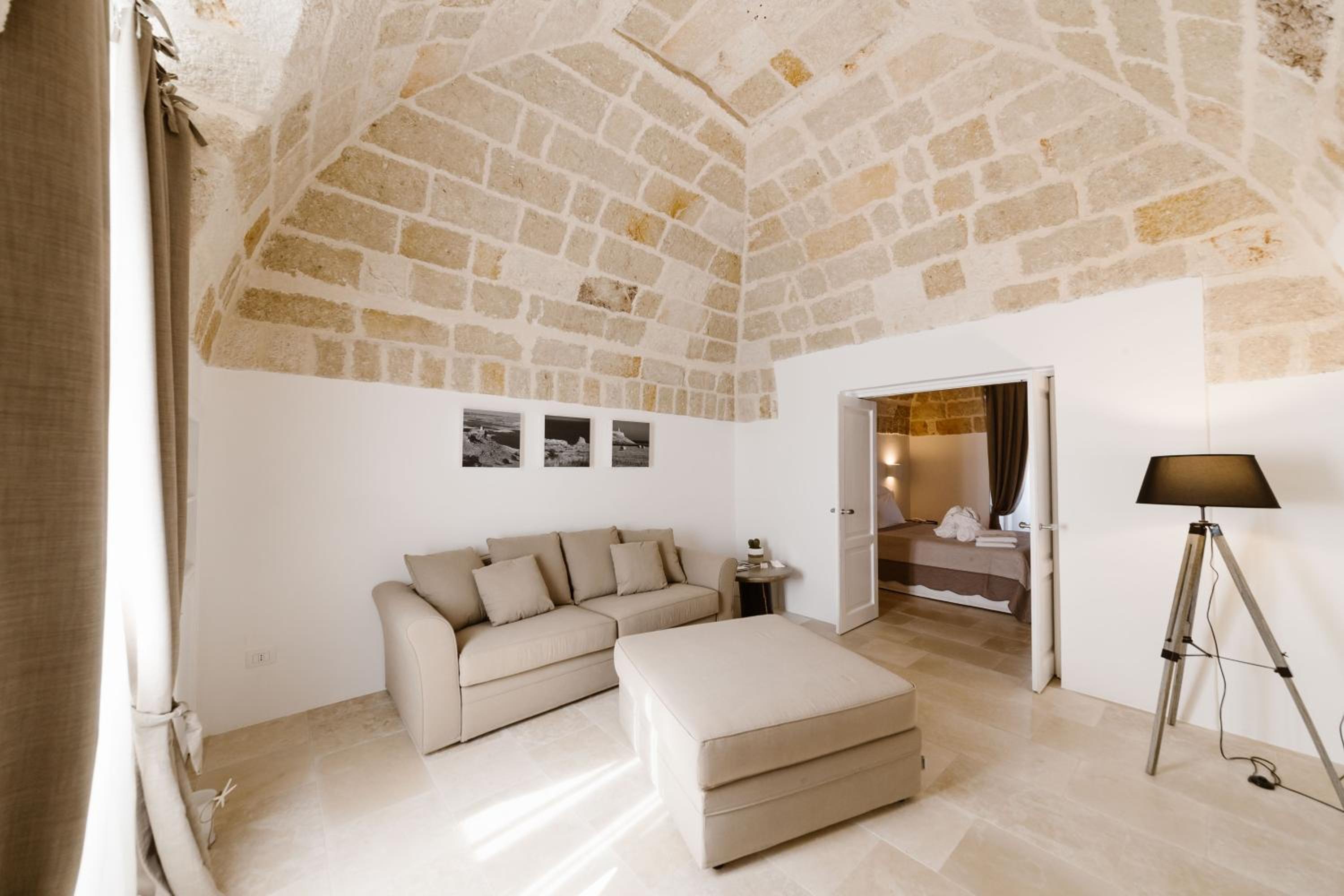 Suite - Photo 3