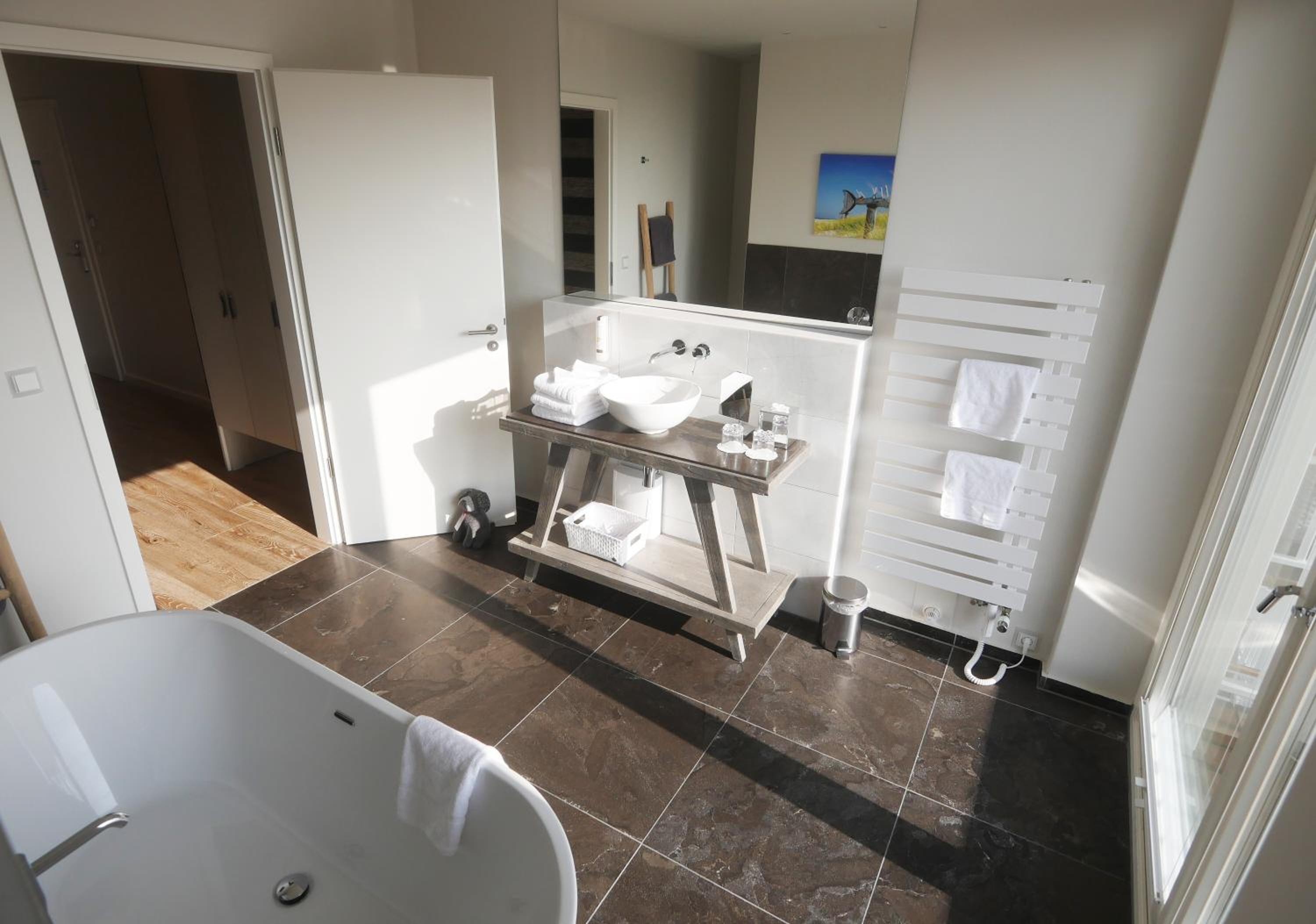 Deluxe Double Room with Bath photo 3